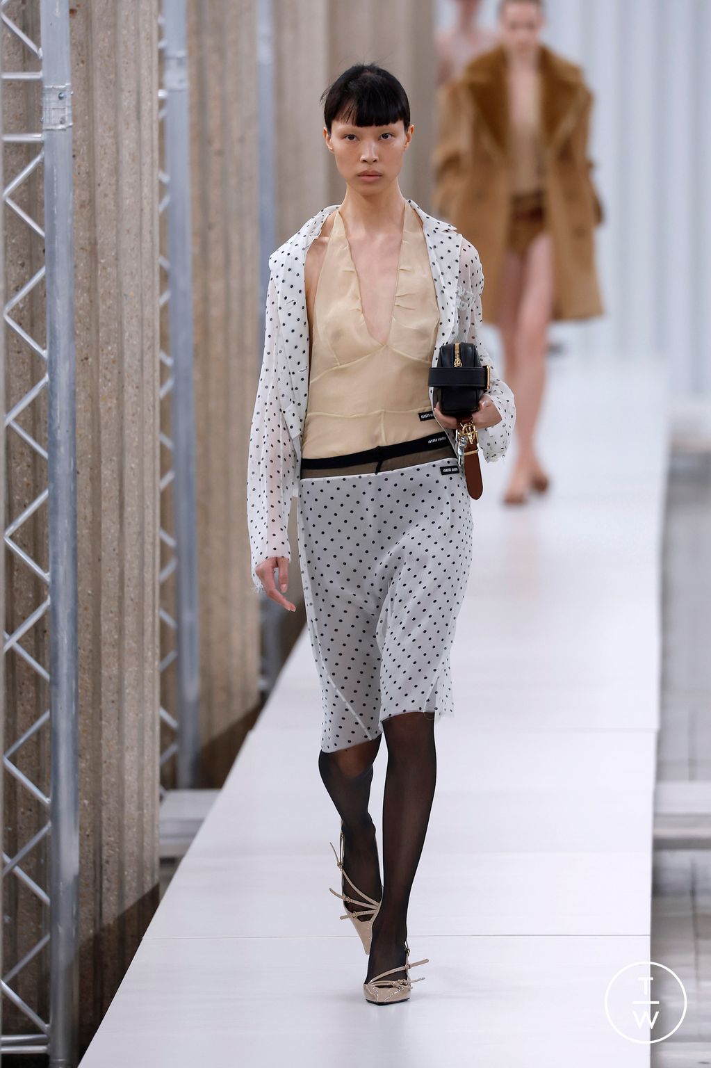 Fashion Week Paris Fall/Winter 2023 look 3 from the Miu Miu collection womenswear