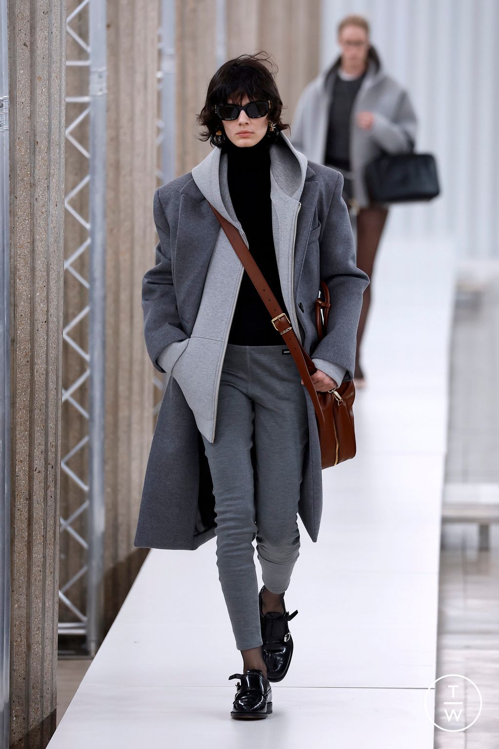 Fashion Week Paris Fall/Winter 2023 look 15 from the Miu Miu collection 女装