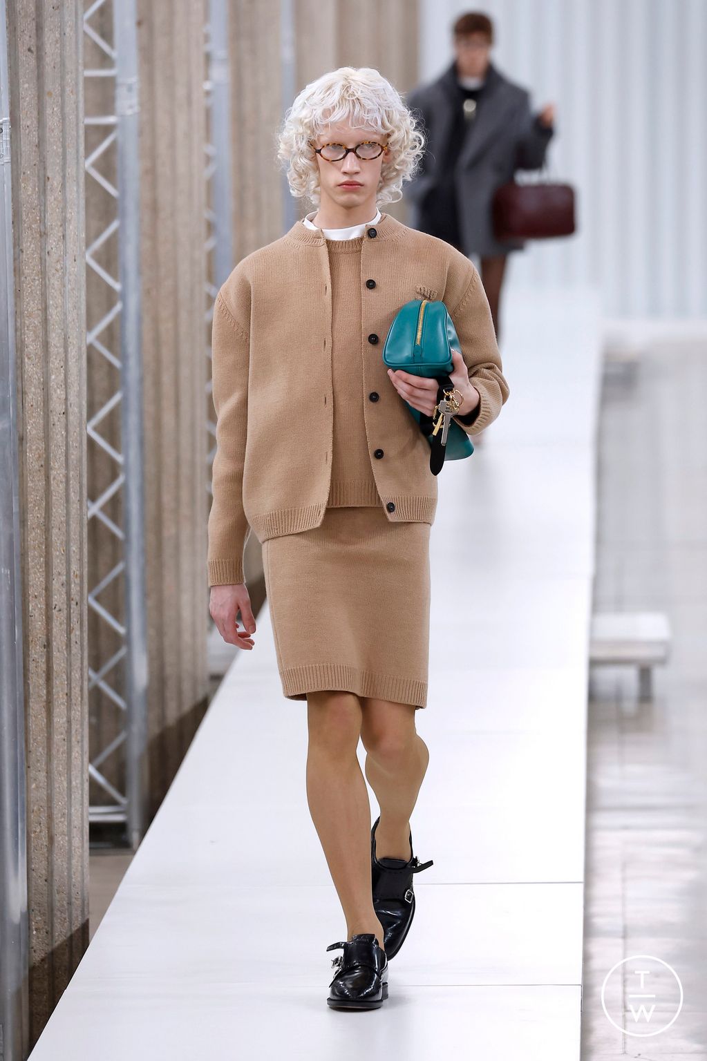 Fashion Week Paris Fall/Winter 2023 look 22 from the Miu Miu collection 女装