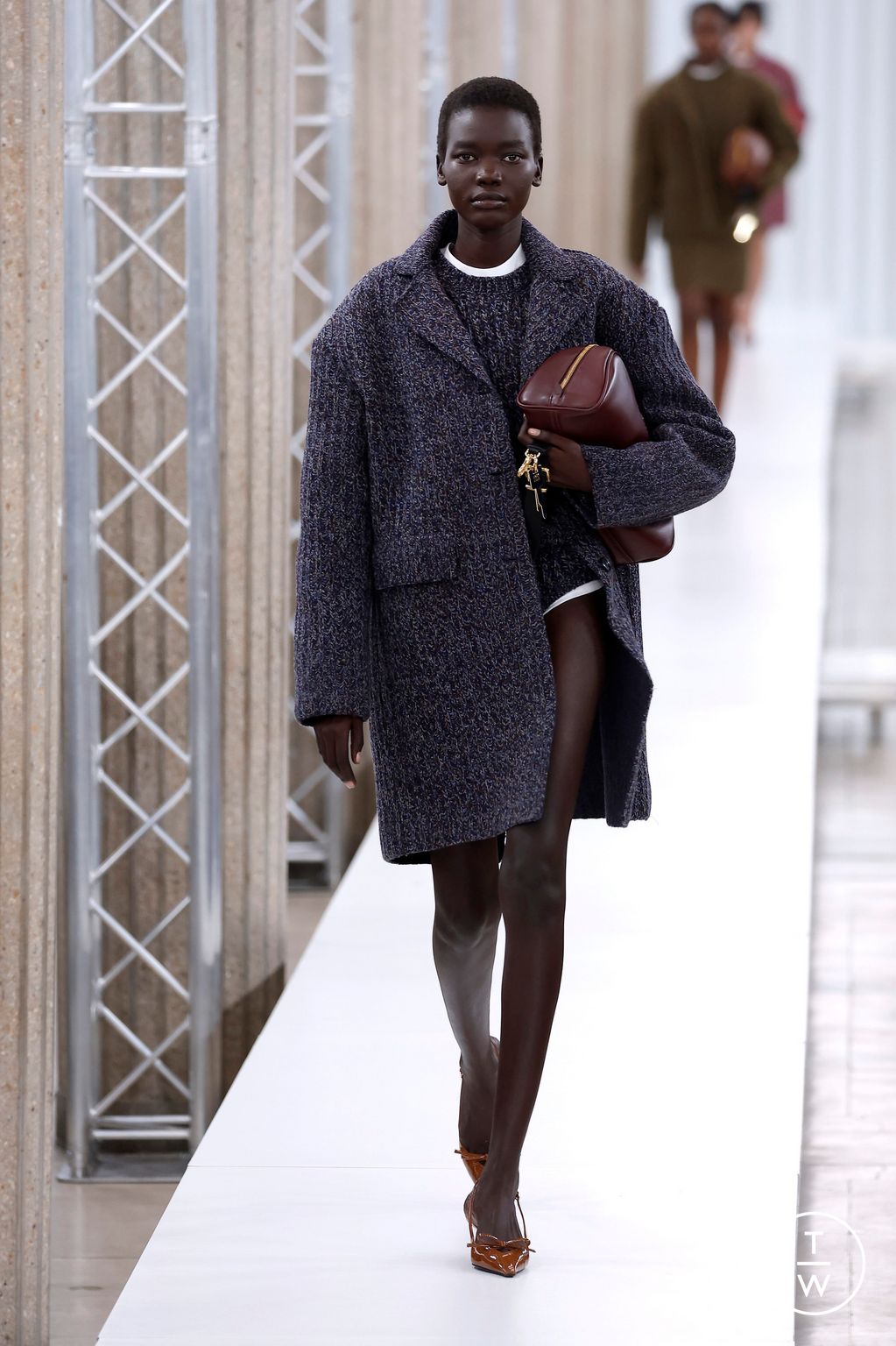 Fashion Week Paris Fall/Winter 2023 look 25 from the Miu Miu collection womenswear