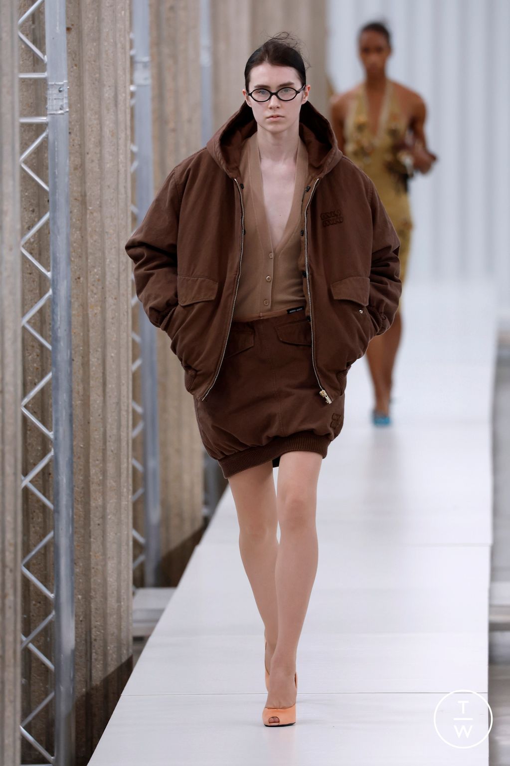 Fashion Week Paris Fall/Winter 2023 look 30 from the Miu Miu collection womenswear