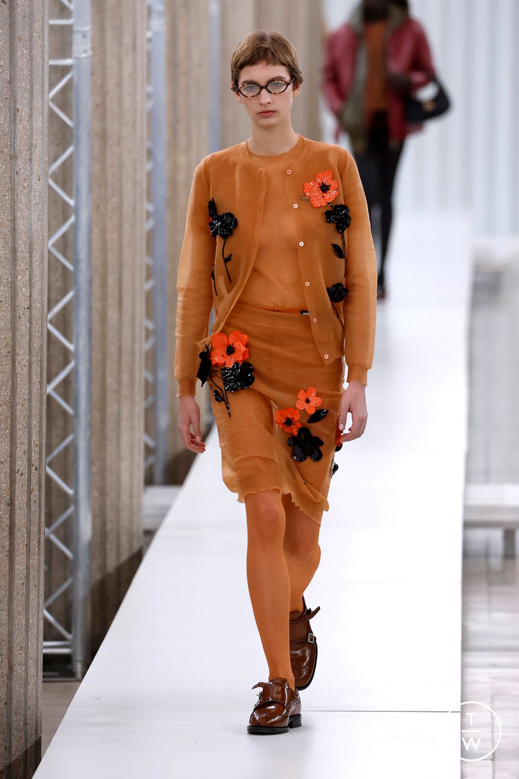 Fashion Week Paris Fall/Winter 2023 look 43 from the Miu Miu collection 女装