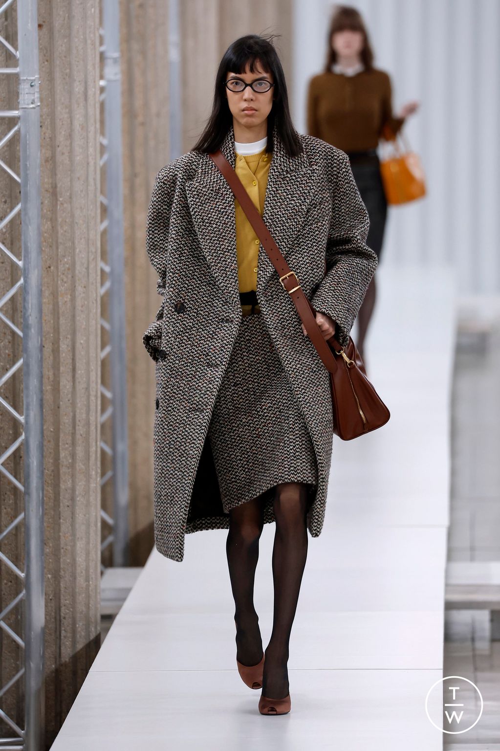 Fashion Week Paris Fall/Winter 2023 look 49 from the Miu Miu collection 女装