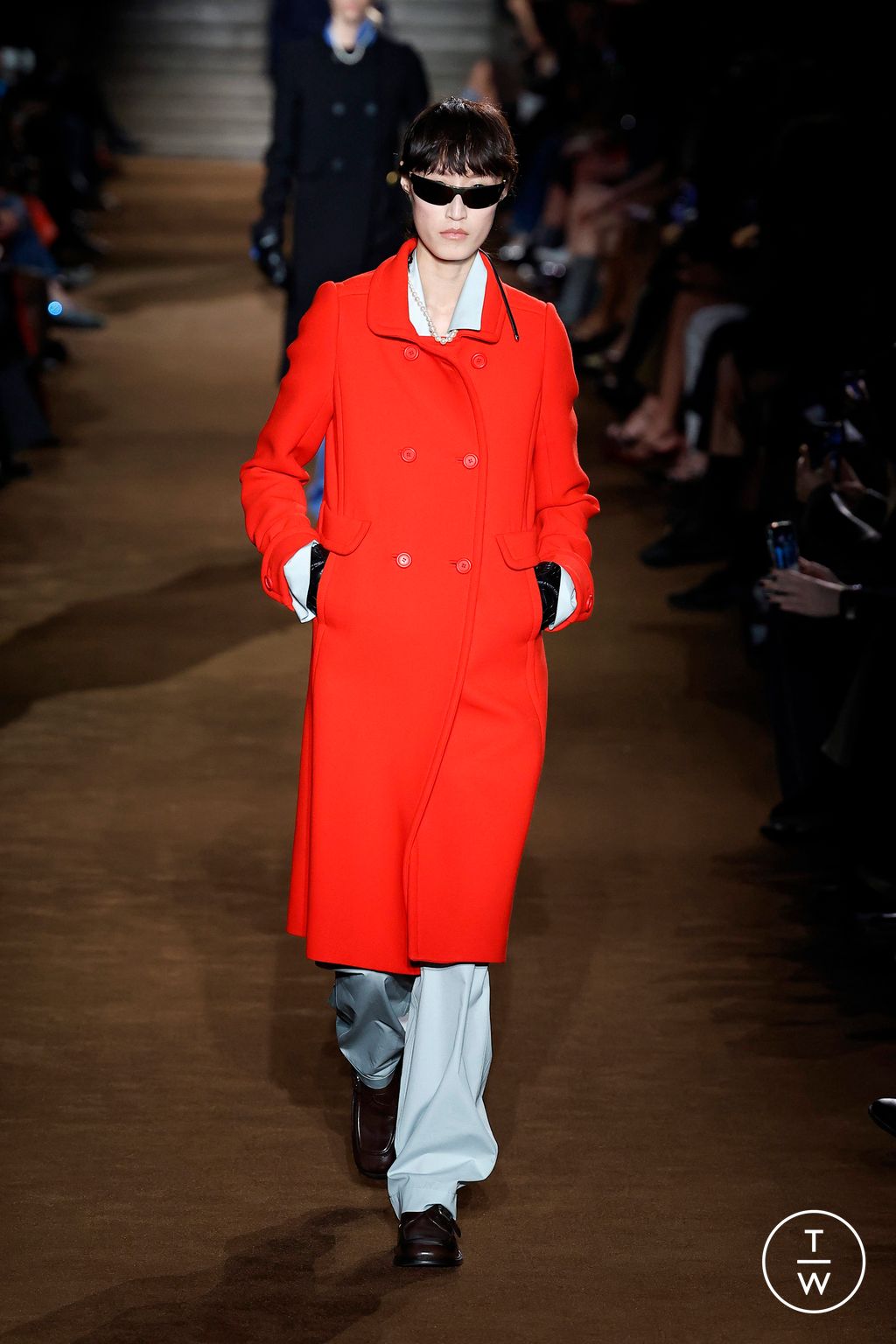Fashion Week Paris Fall/Winter 2024 look 2 from the Miu Miu collection 女装