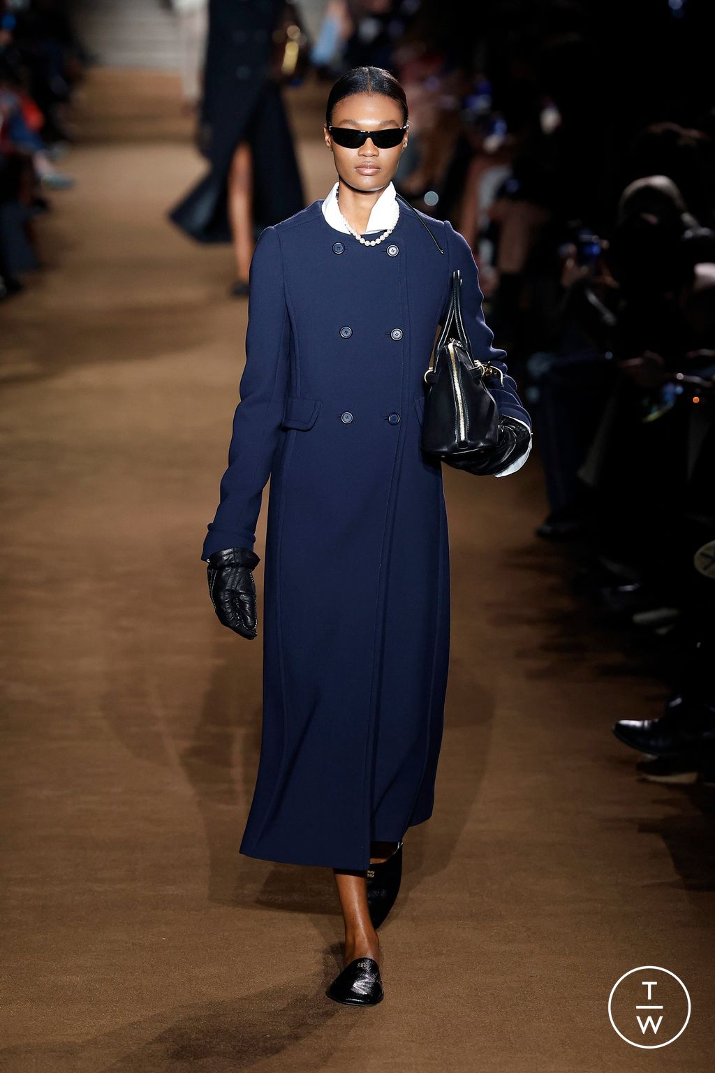 Fashion Week Paris Fall/Winter 2024 look 4 from the Miu Miu collection 女装