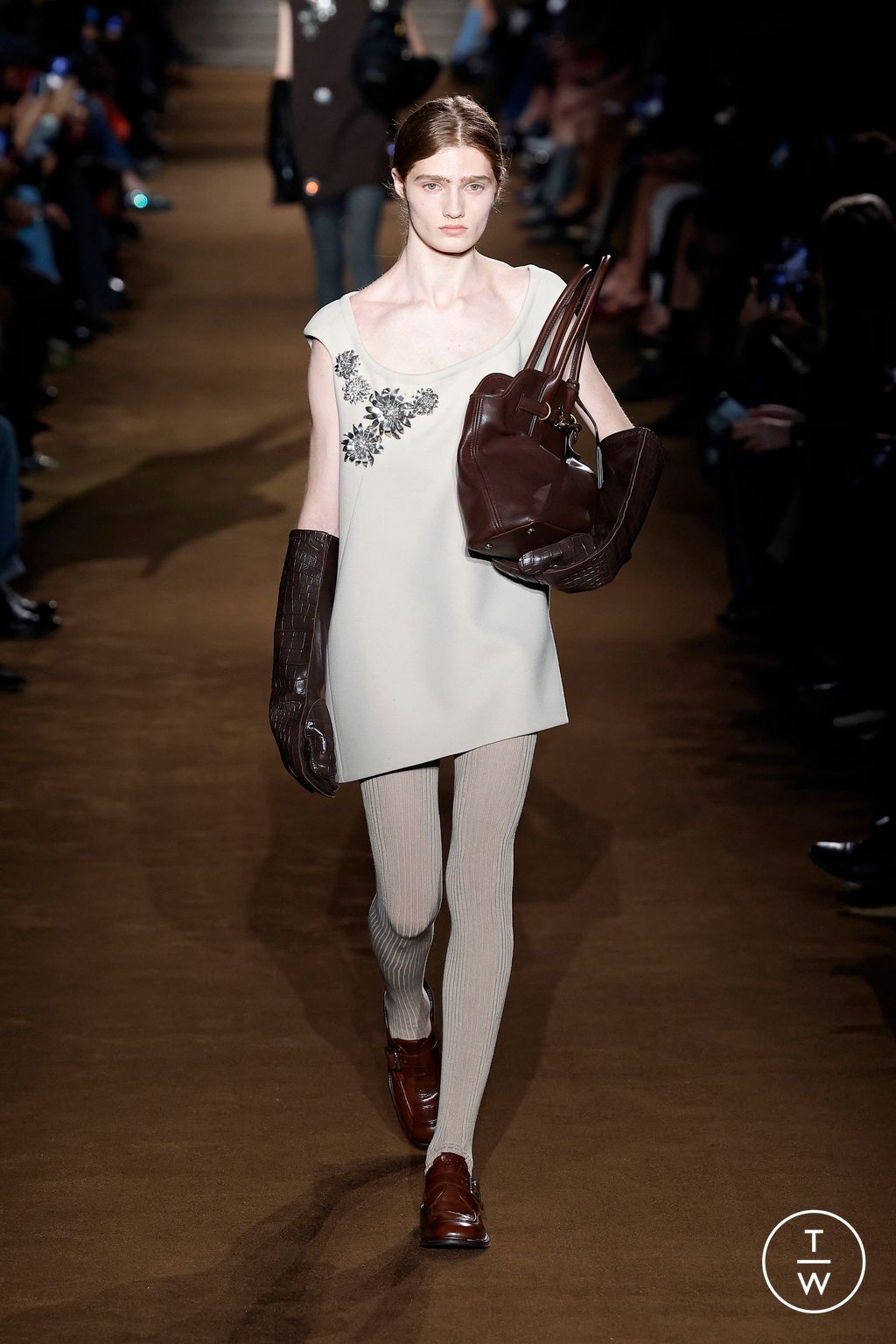 Fashion Week Paris Fall/Winter 2024 look 6 from the Miu Miu collection 女装