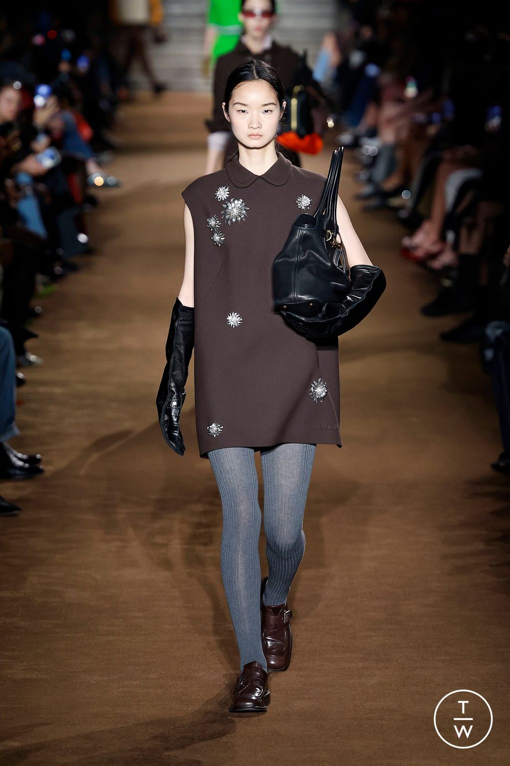 Fashion Week Paris Fall/Winter 2024 look 7 from the Miu Miu collection 女装