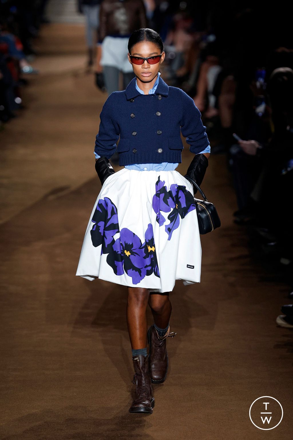 Fashion Week Paris Fall/Winter 2024 look 15 from the Miu Miu collection 女装