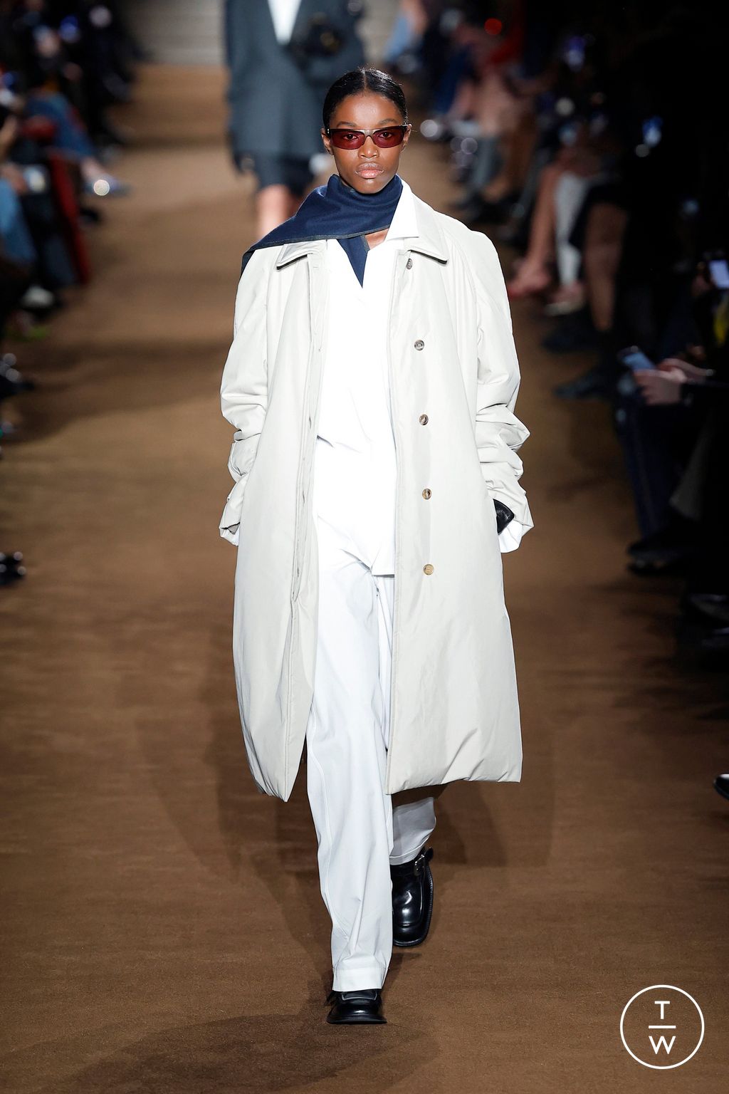 Fashion Week Paris Fall/Winter 2024 look 23 from the Miu Miu collection 女装