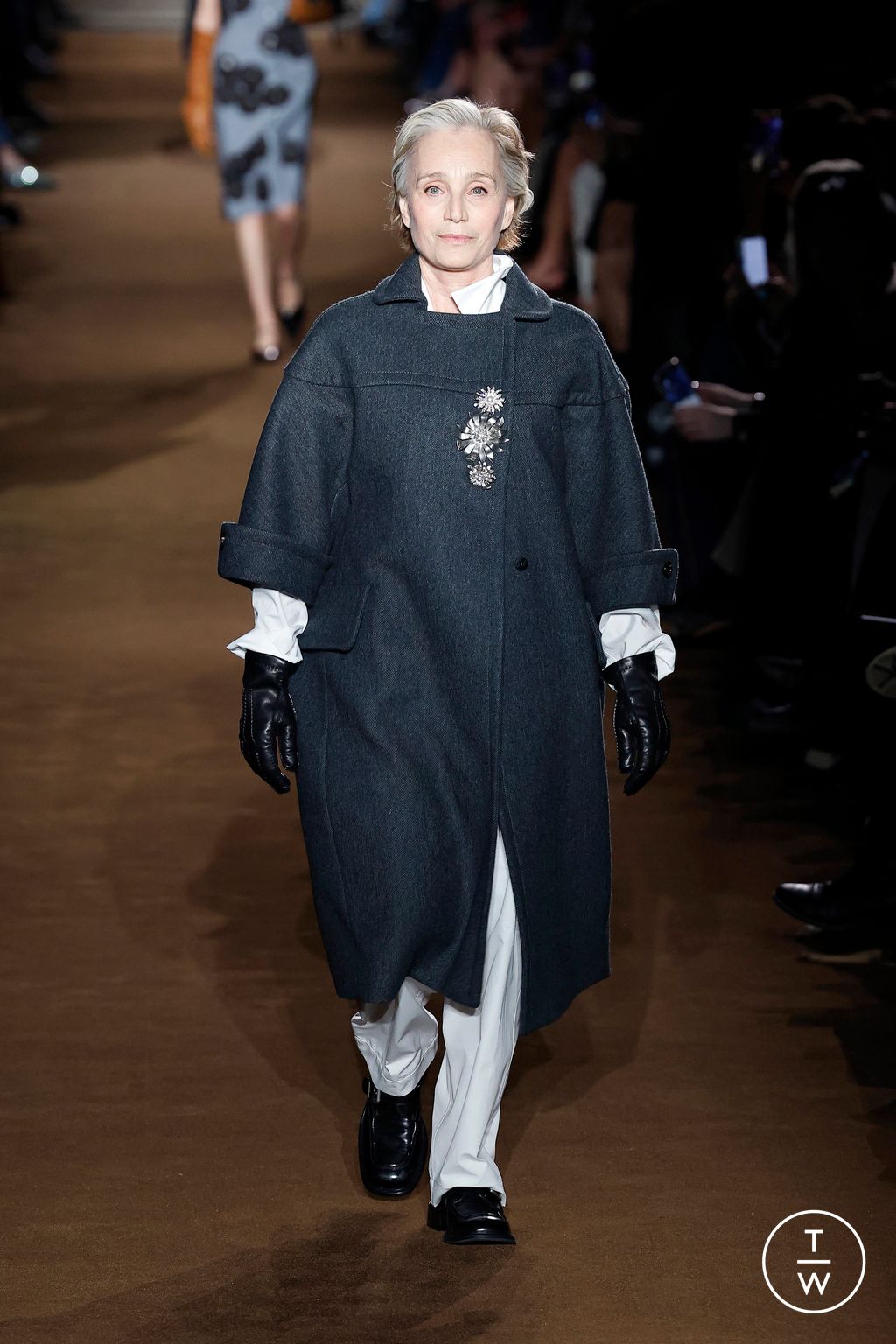Fashion Week Paris Fall/Winter 2024 look 25 from the Miu Miu collection 女装