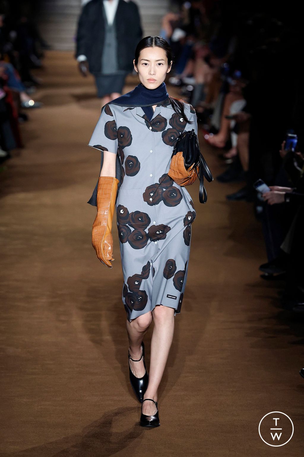 Fashion Week Paris Fall/Winter 2024 look 26 from the Miu Miu collection 女装