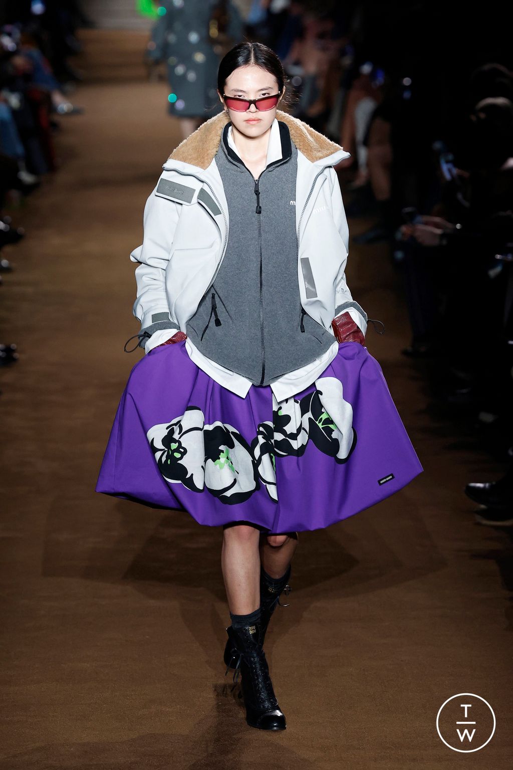 Fashion Week Paris Fall/Winter 2024 look 28 from the Miu Miu collection 女装