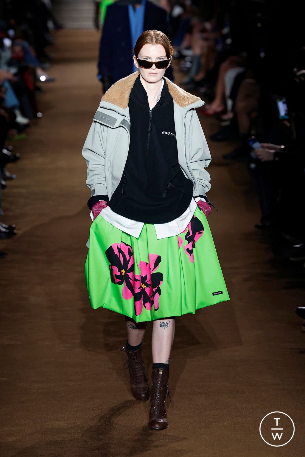 Fashion Week Paris Fall/Winter 2024 look 30 from the Miu Miu collection 女装