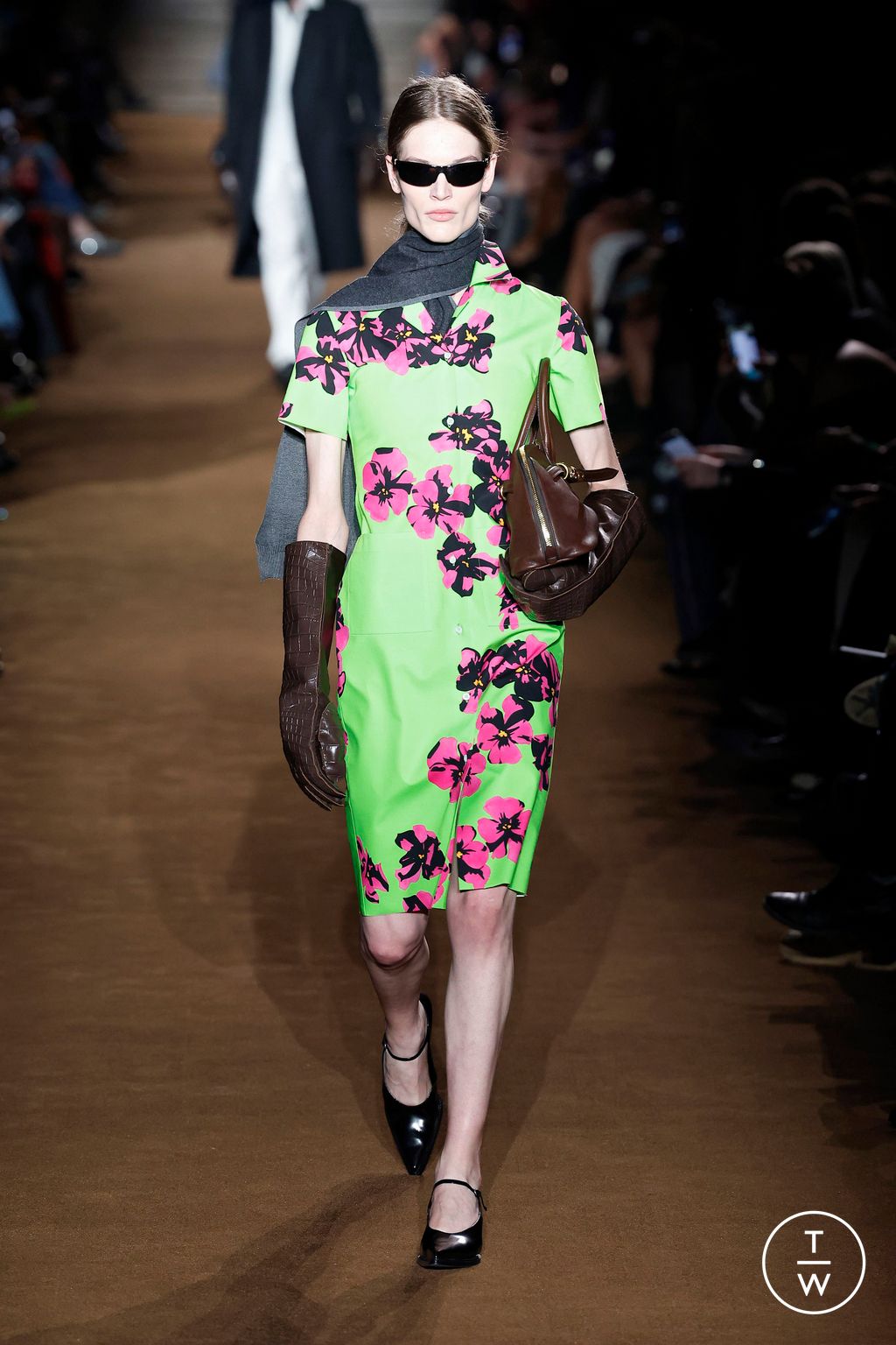 Fashion Week Paris Fall/Winter 2024 look 32 from the Miu Miu collection 女装