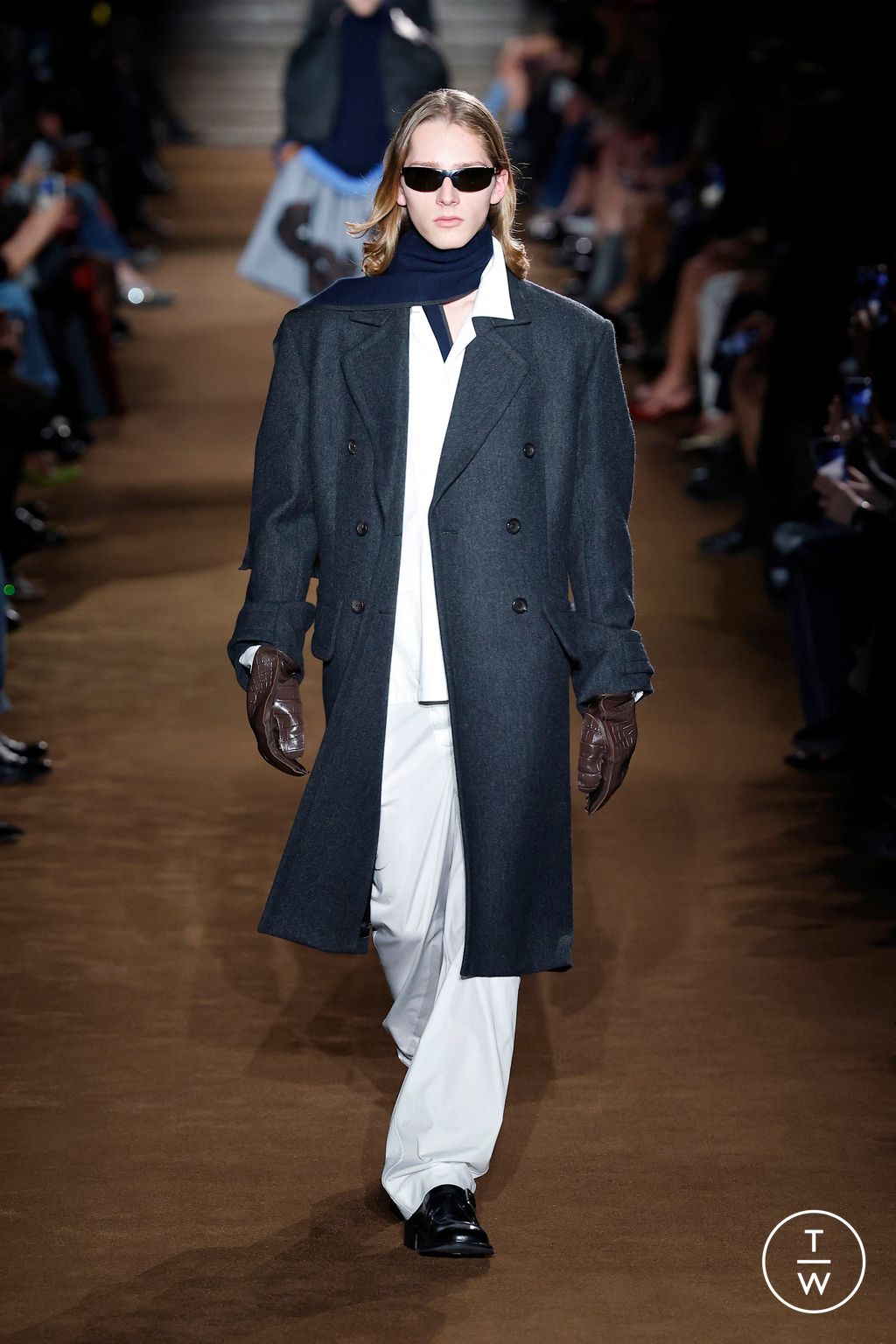 Fashion Week Paris Fall/Winter 2024 look 33 from the Miu Miu collection 女装