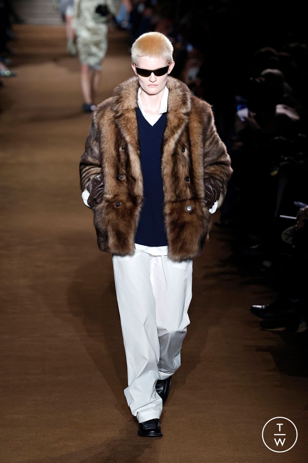 Fashion Week Paris Fall/Winter 2024 look 40 from the Miu Miu collection 女装