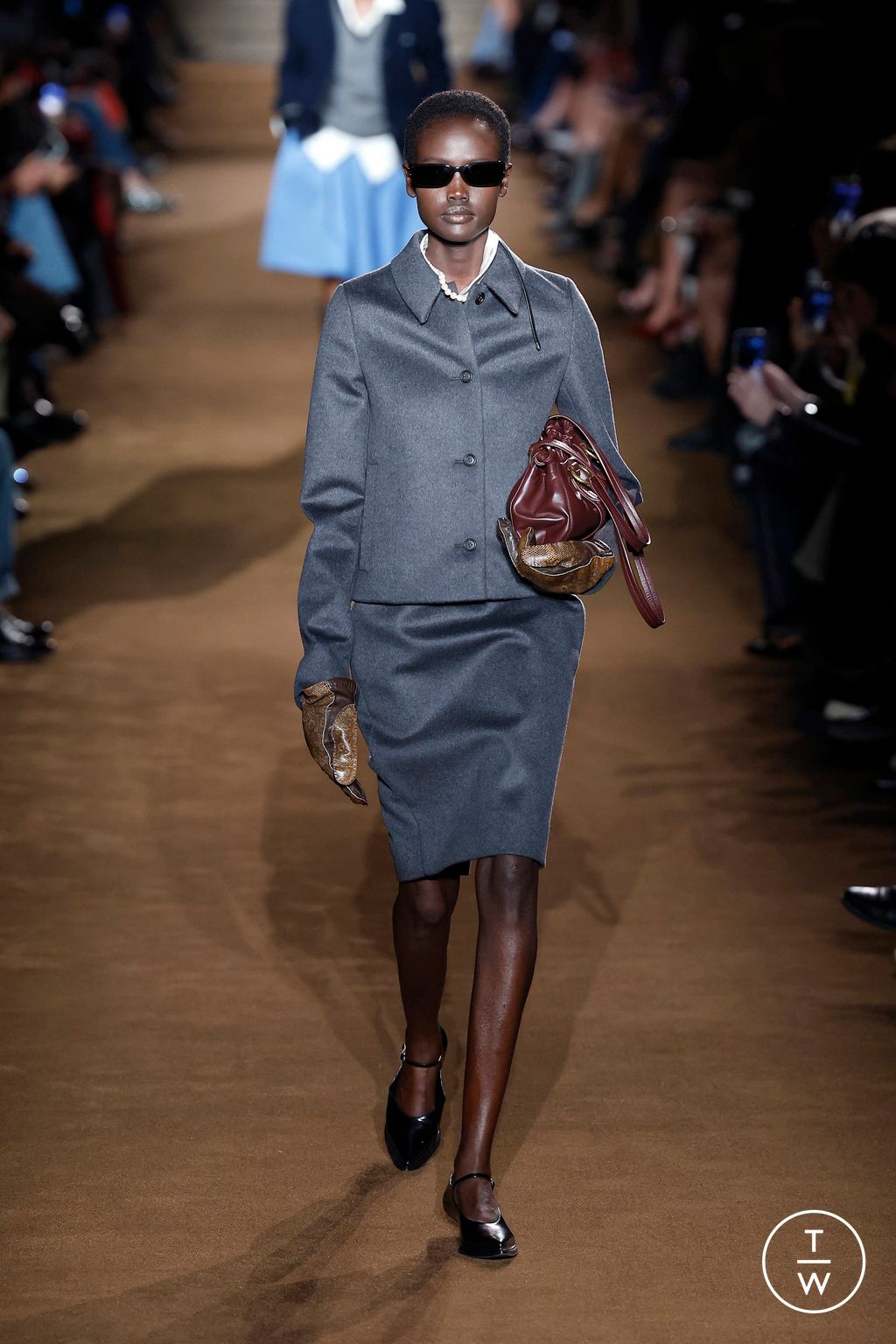 Fashion Week Paris Fall/Winter 2024 look 46 from the Miu Miu collection 女装