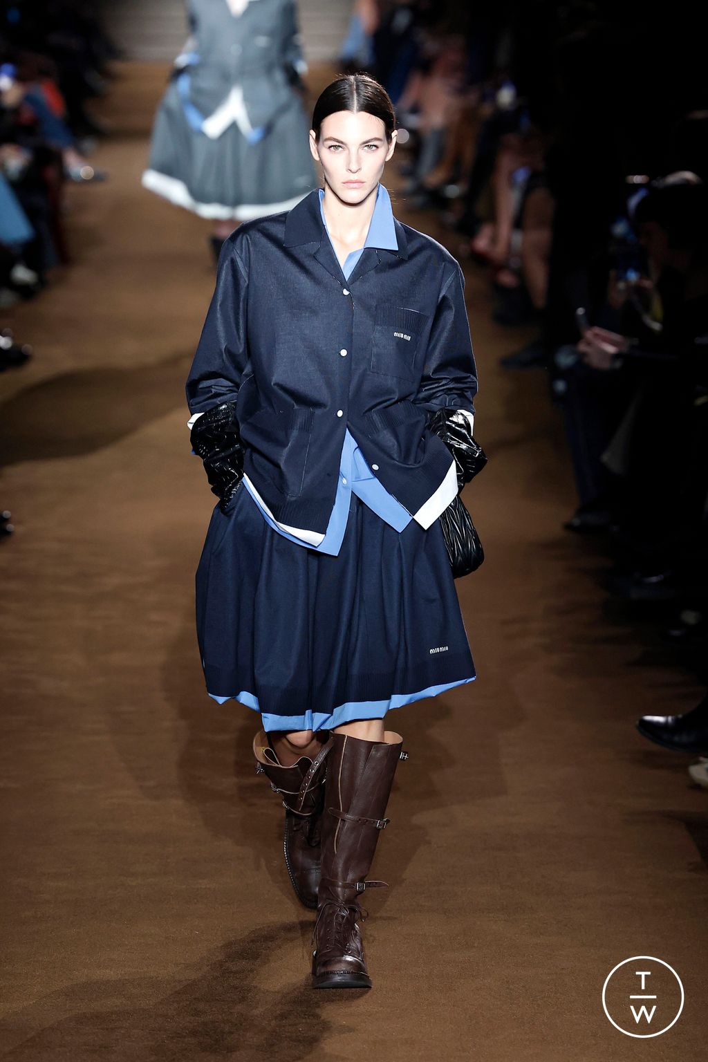 Fashion Week Paris Fall/Winter 2024 look 49 from the Miu Miu collection 女装
