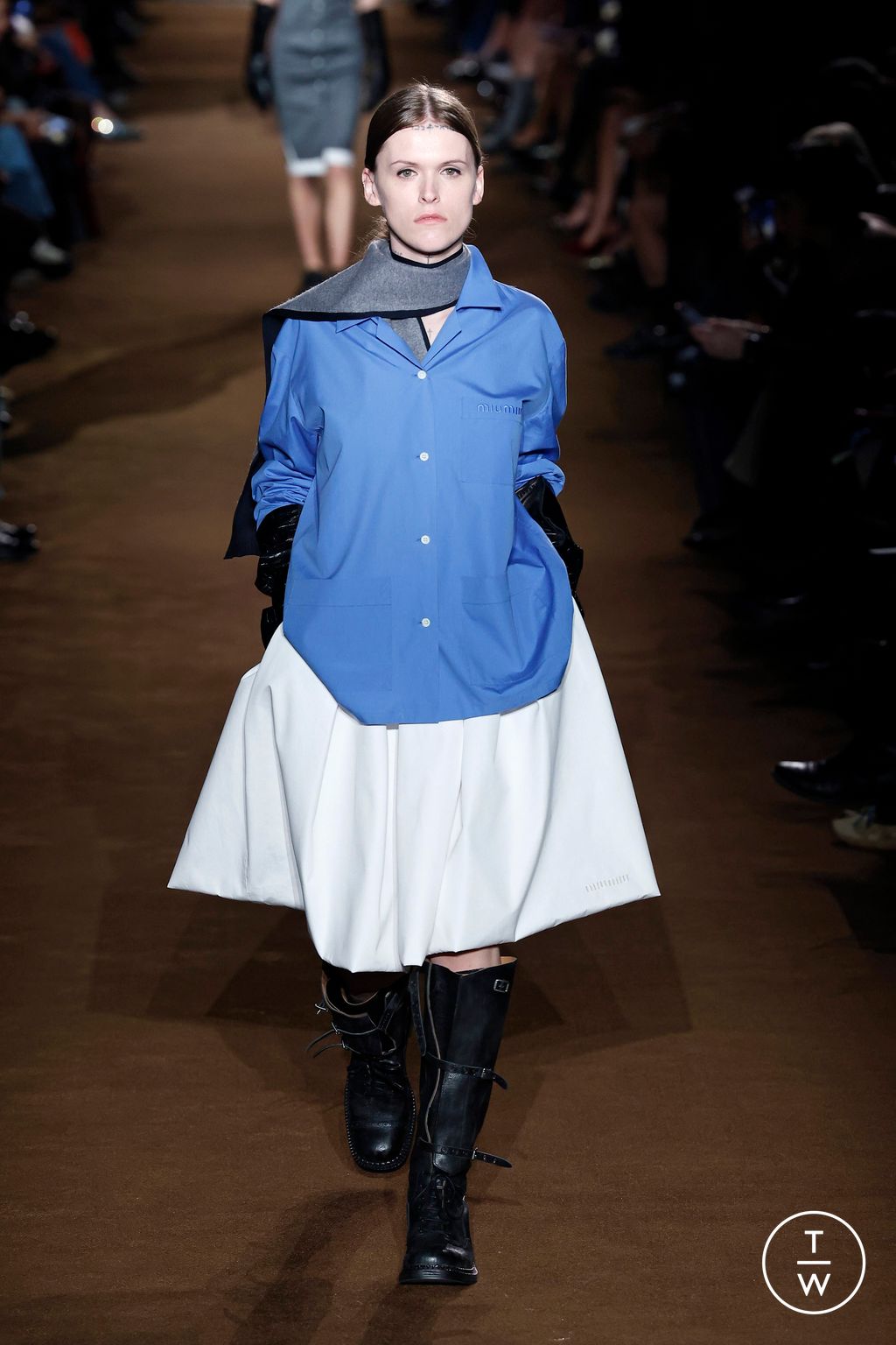 Fashion Week Paris Fall/Winter 2024 look 51 from the Miu Miu collection 女装
