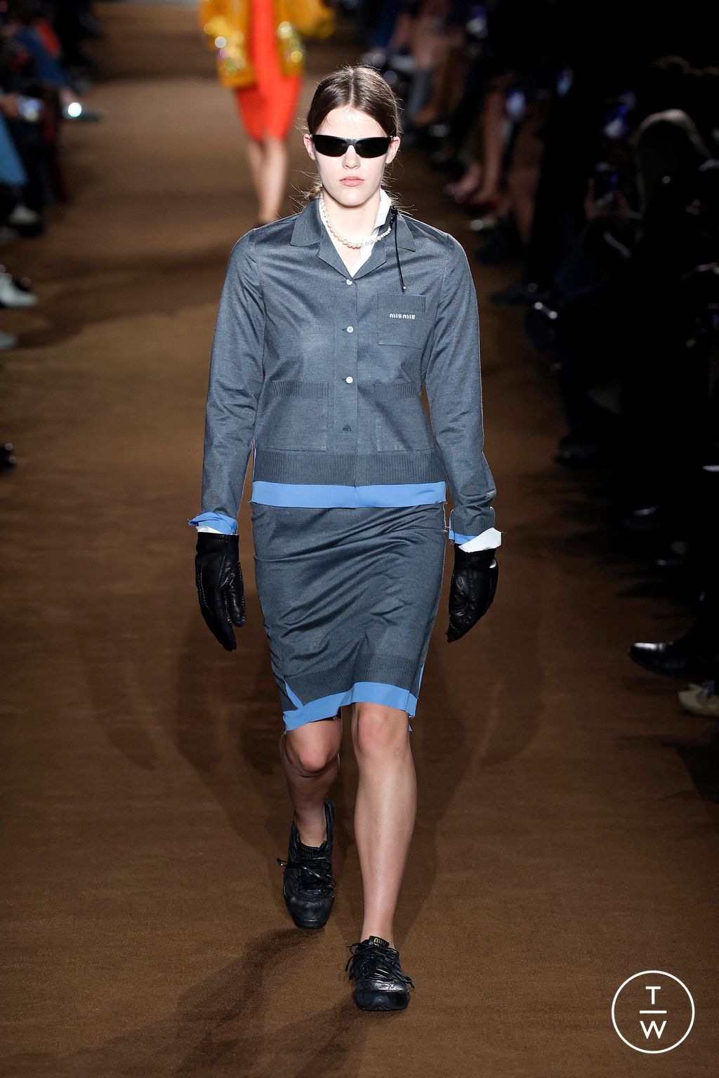 Fashion Week Paris Fall/Winter 2024 look 53 from the Miu Miu collection 女装