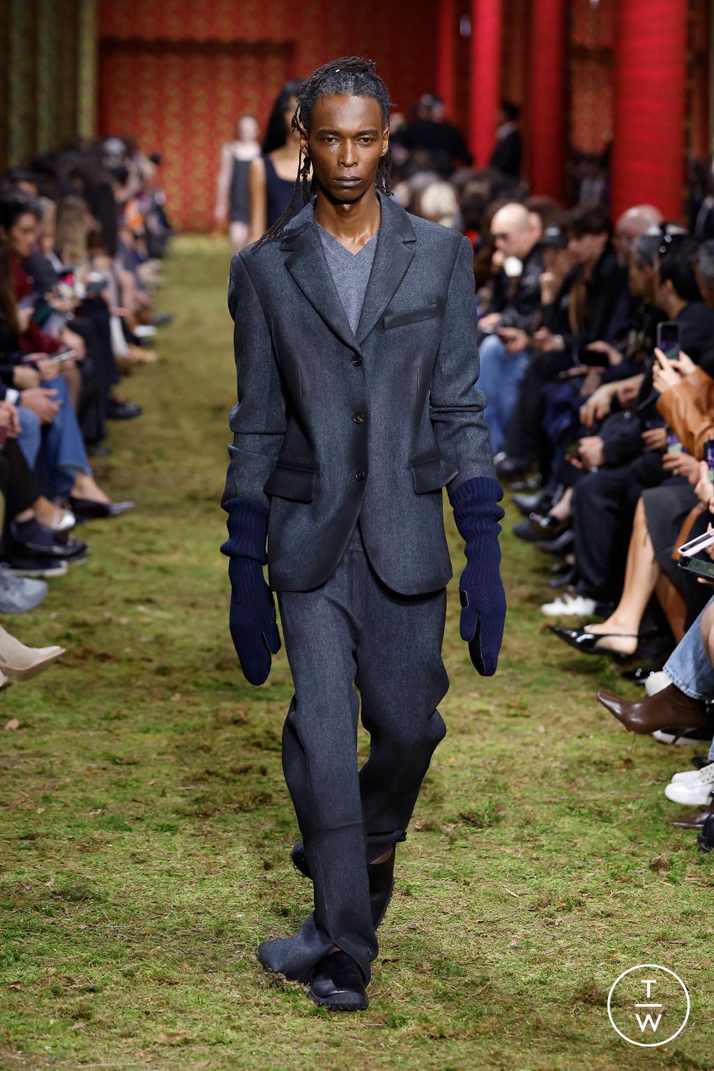 Fashion Week Paris Fall/Winter 2026 look 13 from the Miu Miu collection 女装