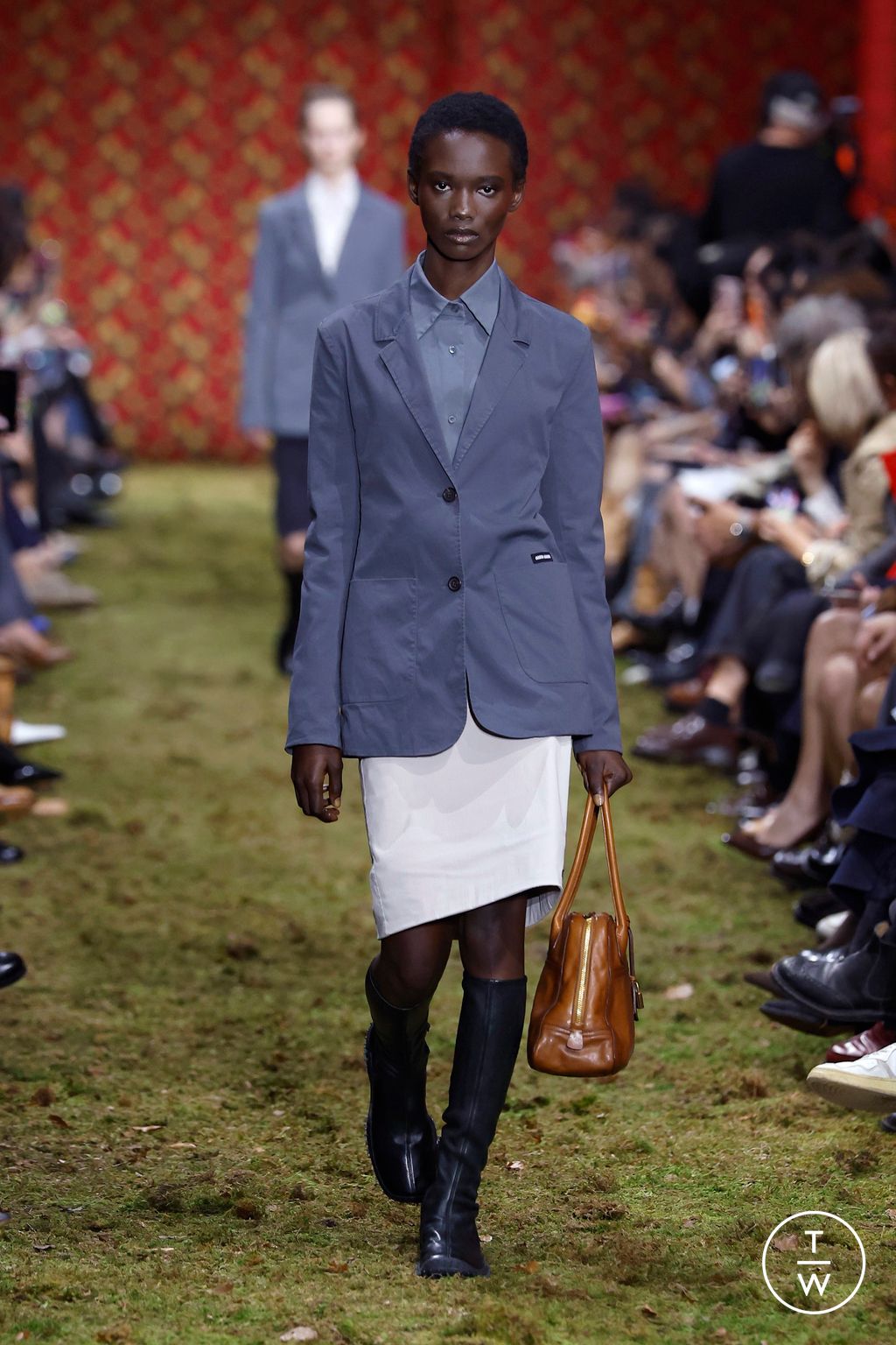 Fashion Week Paris Fall/Winter 2026 look 16 from the Miu Miu collection 女装