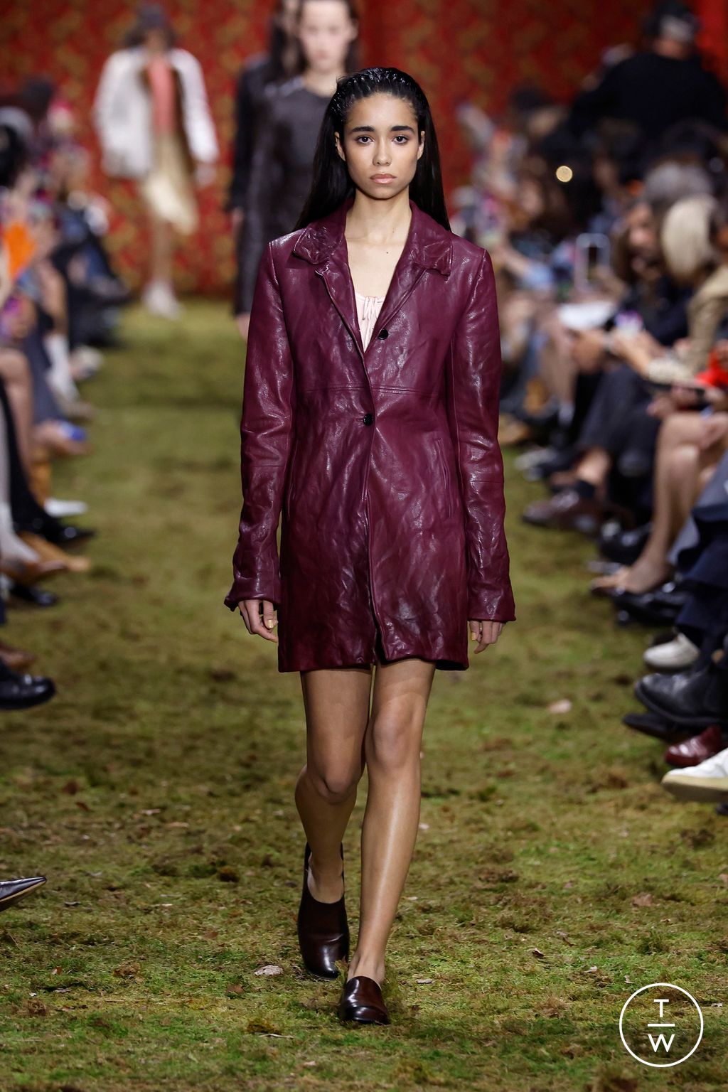Fashion Week Paris Fall/Winter 2026 look 27 from the Miu Miu collection 女装