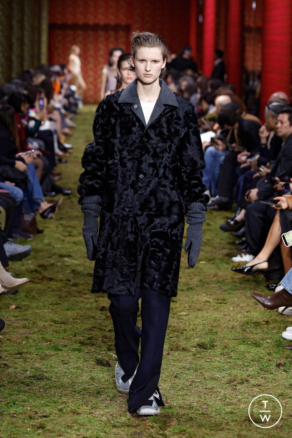 Fashion Week Paris Fall/Winter 2026 look 57 from the Miu Miu collection 女装