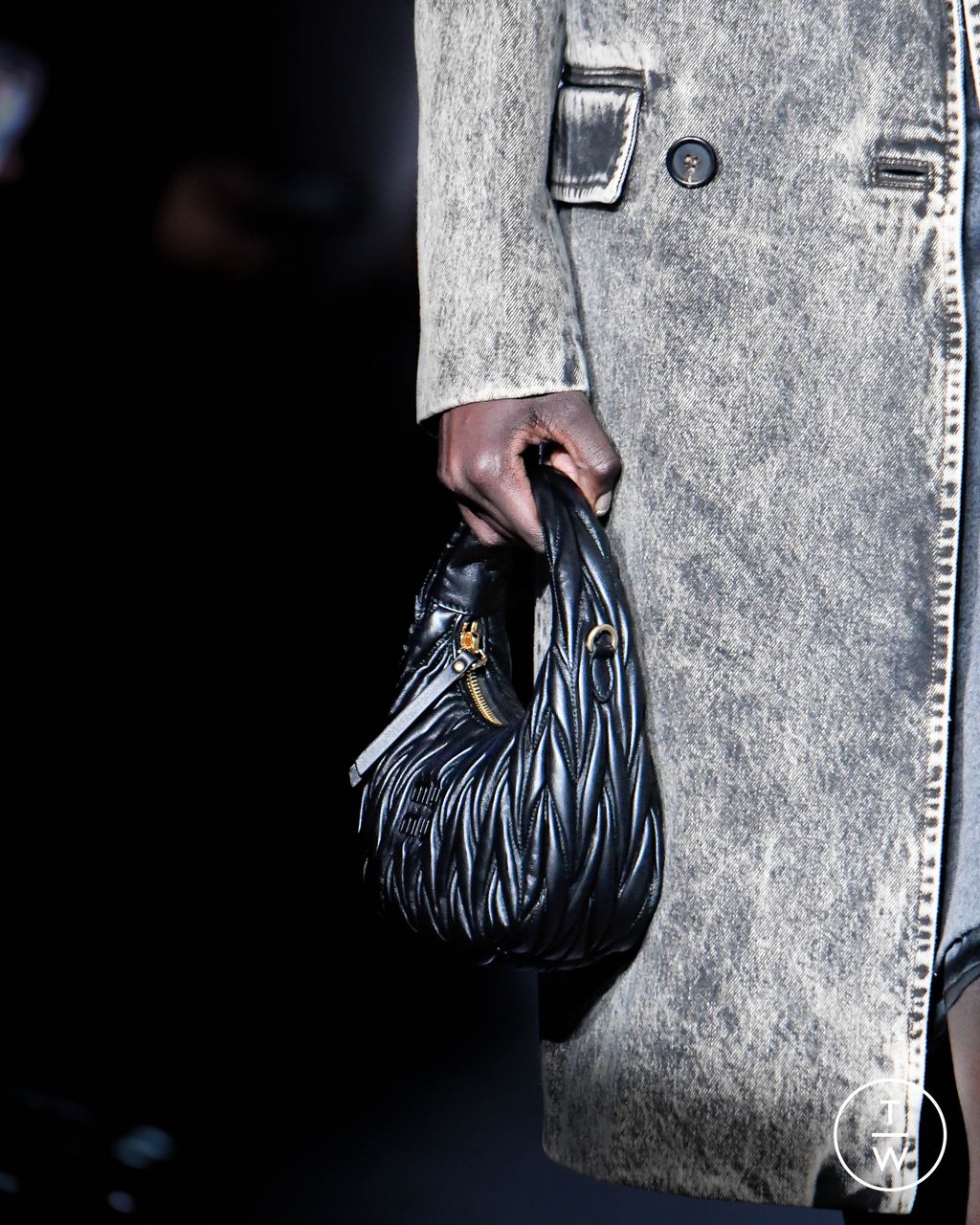 Fashion Week Paris Spring/Summer 2023 look 2 de la collection Miu Miu womenswear accessories