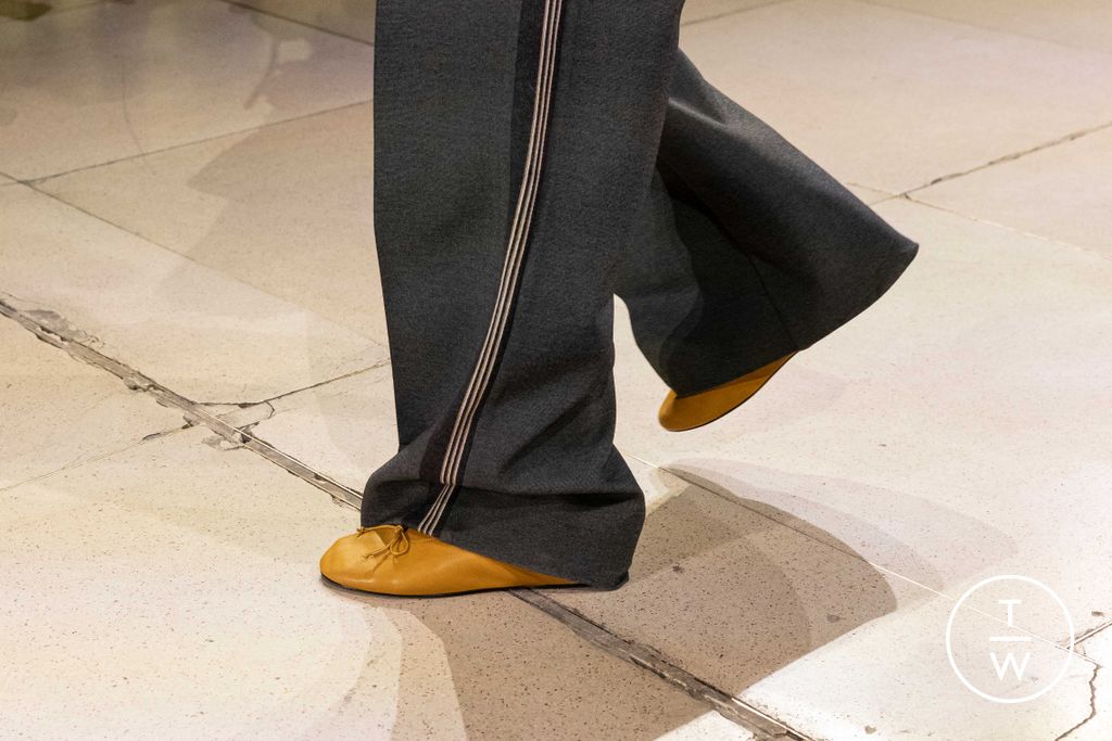 Fashion Week Paris Fall/Winter 2025 look 1 from the Miu Miu collection womenswear accessories