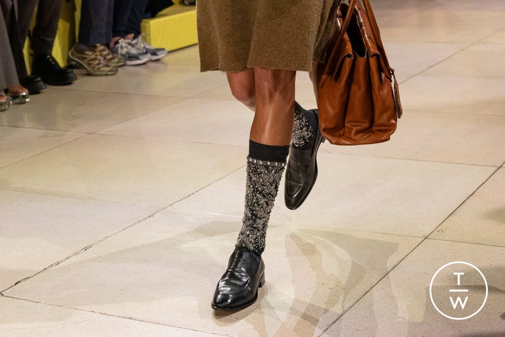 Fashion Week Paris Fall/Winter 2025 look 9 from the Miu Miu collection womenswear accessories