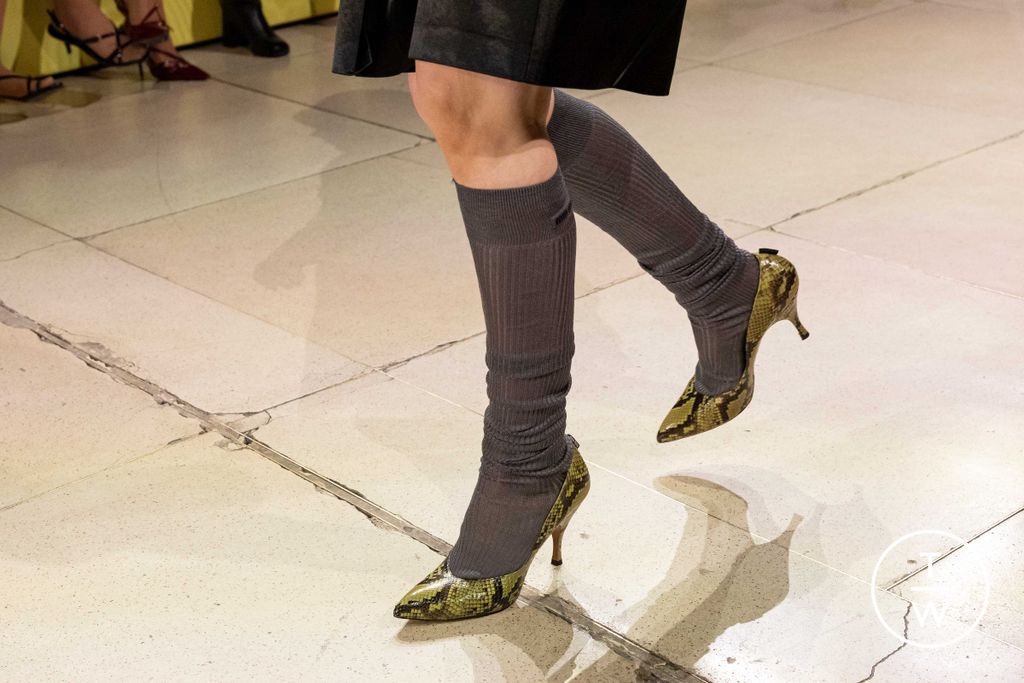 Fashion Week Paris Fall/Winter 2025 look 21 from the Miu Miu collection womenswear accessories