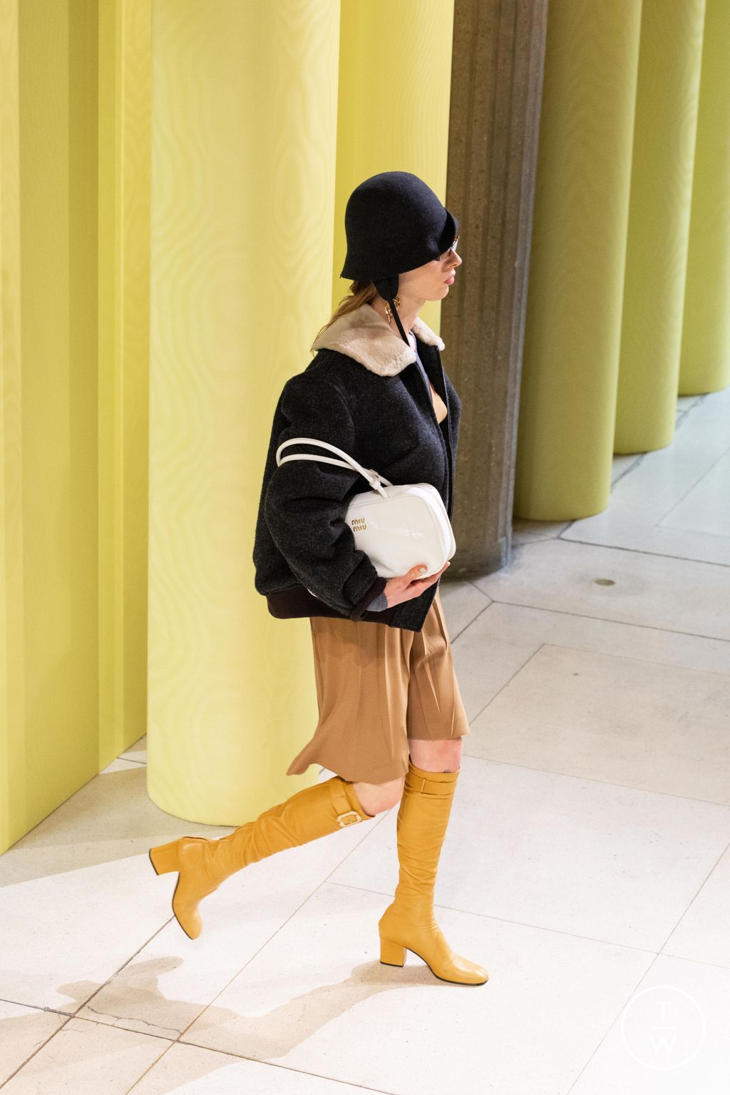 Fashion Week Paris Fall/Winter 2025 look 34 from the Miu Miu collection womenswear accessories