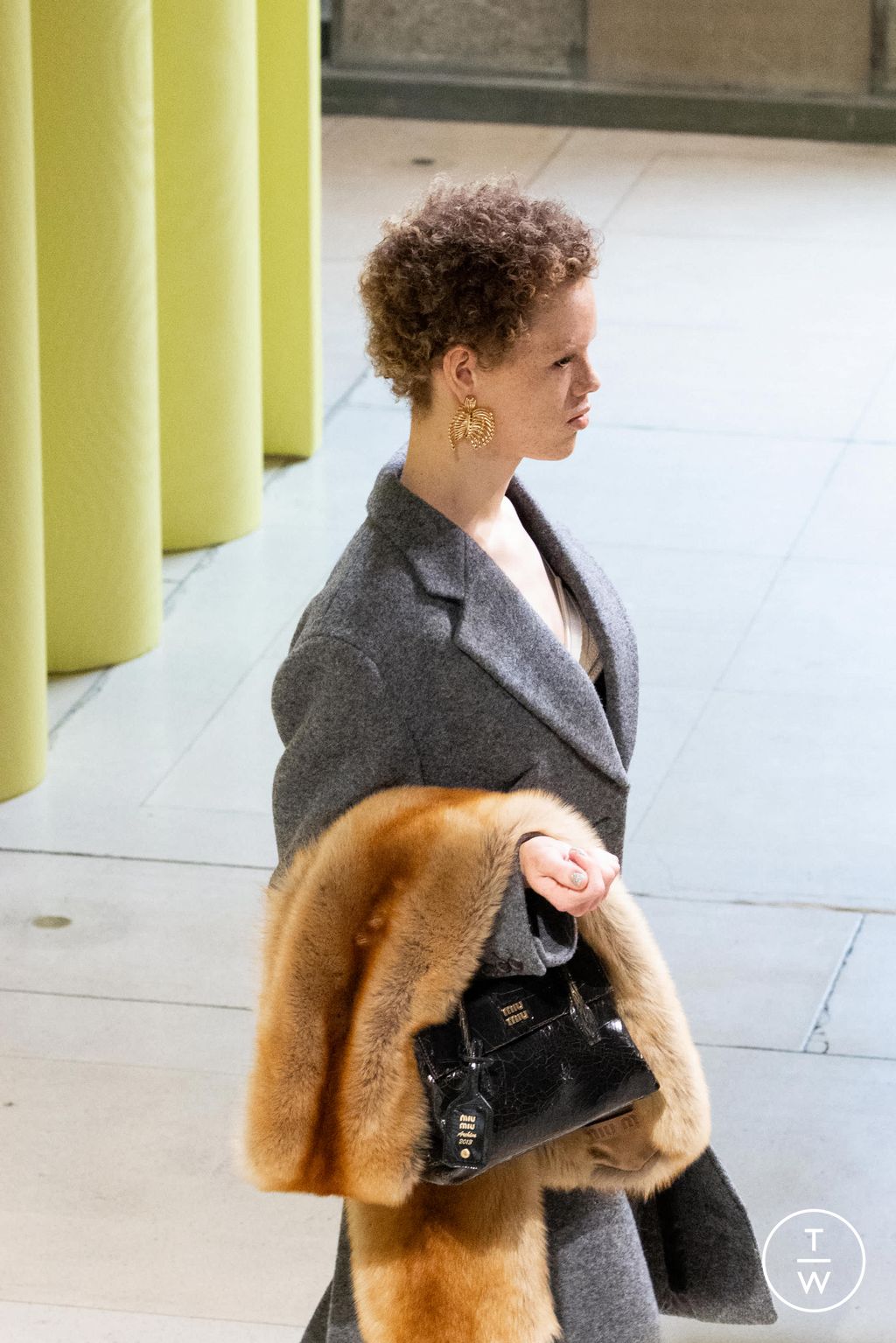 Fashion Week Paris Fall/Winter 2025 look 26 from the Miu Miu collection womenswear accessories