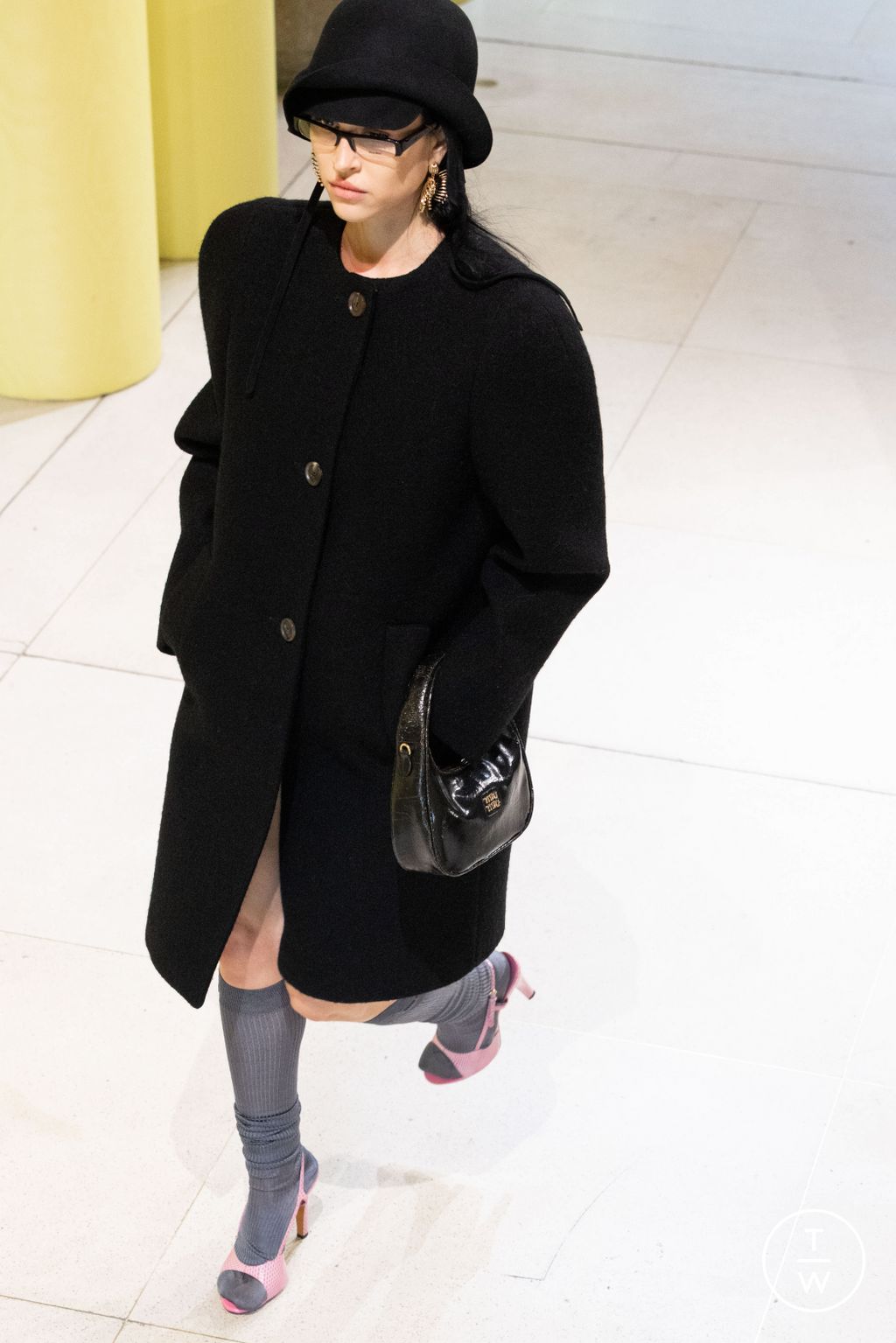 Fashion Week Paris Fall/Winter 2025 look 32 from the Miu Miu collection womenswear accessories