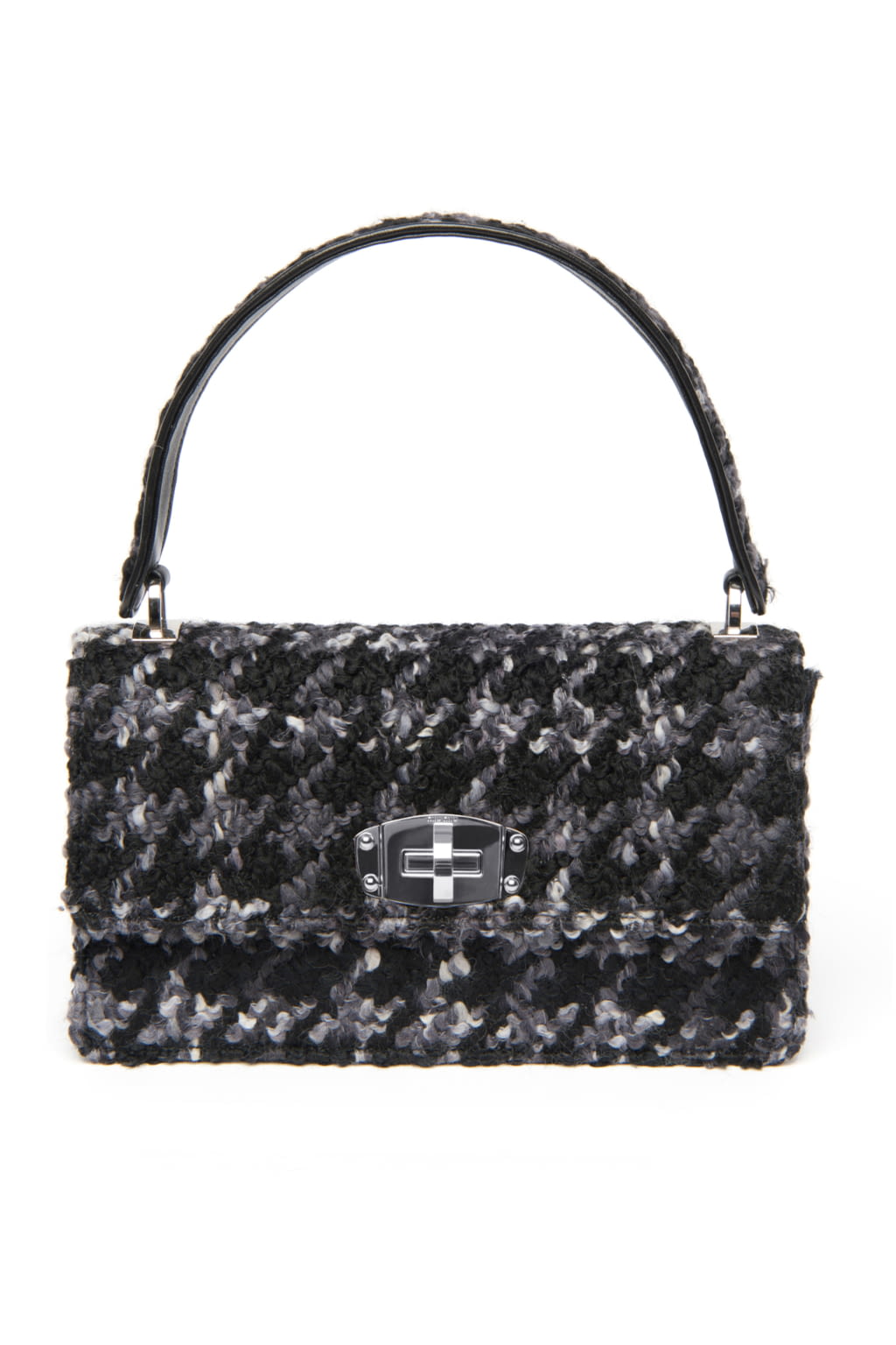 Fashion Week Paris Fall/Winter 2018 look 23 from the Miu Miu collection womenswear accessories