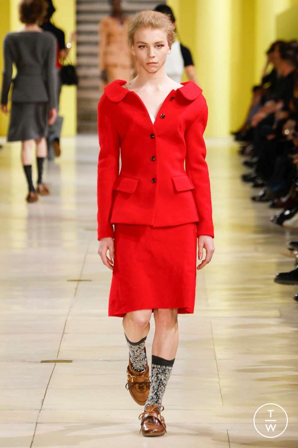 Fashion Week Paris Fall/Winter 2025 look 13 from the Miu Miu collection 女装