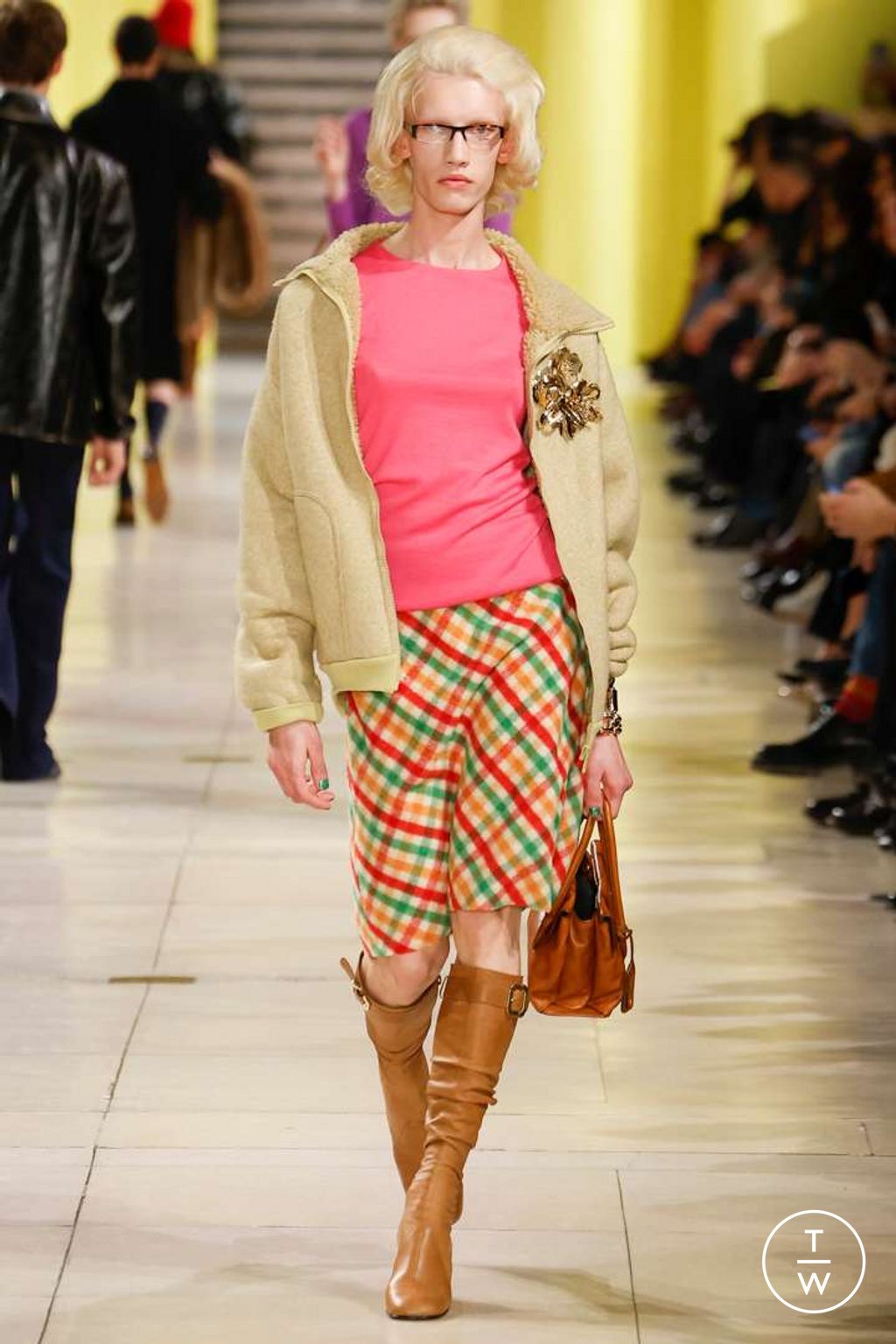 Fashion Week Paris Fall/Winter 2025 look 19 from the Miu Miu collection 女装