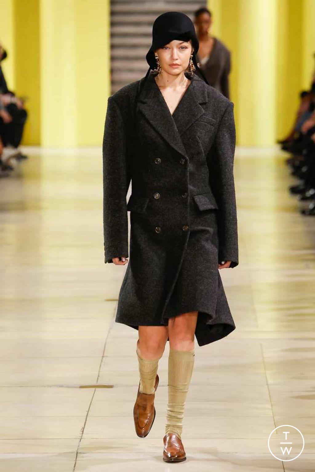Fashion Week Paris Fall/Winter 2025 look 2 de la collection Miu Miu womenswear
