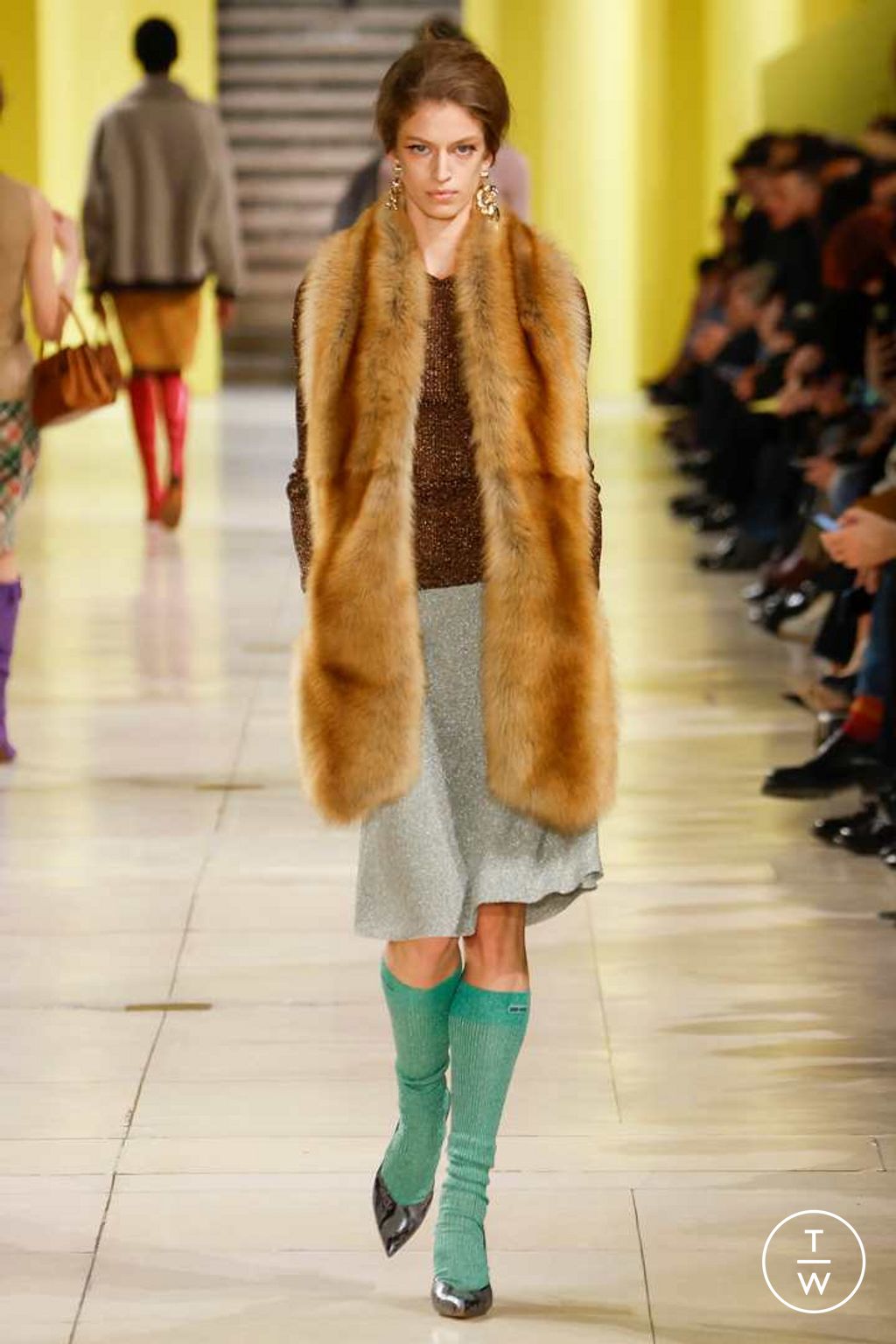 Fashion Week Paris Fall/Winter 2025 look 24 from the Miu Miu collection 女装
