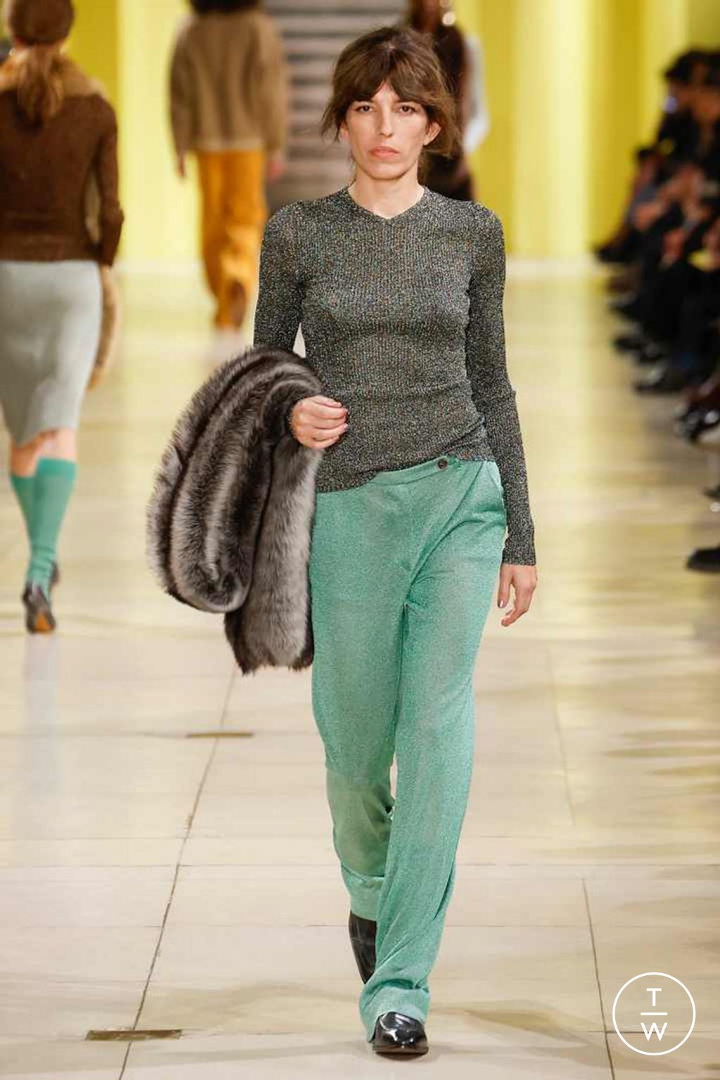Fashion Week Paris Fall/Winter 2025 look 26 from the Miu Miu collection 女装