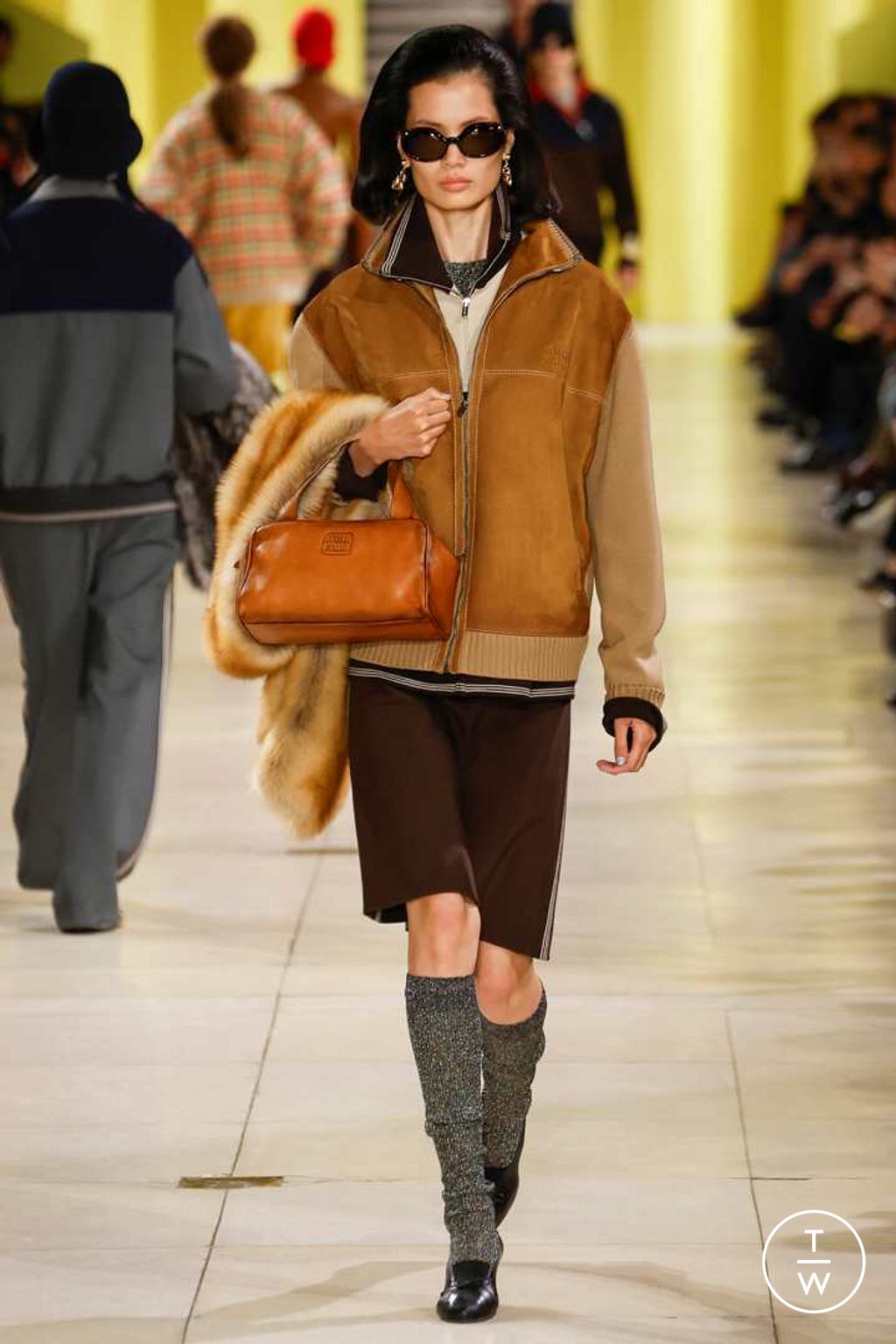Fashion Week Paris Fall/Winter 2025 look 32 from the Miu Miu collection 女装