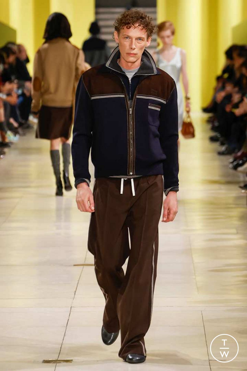 Fashion Week Paris Fall/Winter 2025 look 34 from the Miu Miu collection womenswear