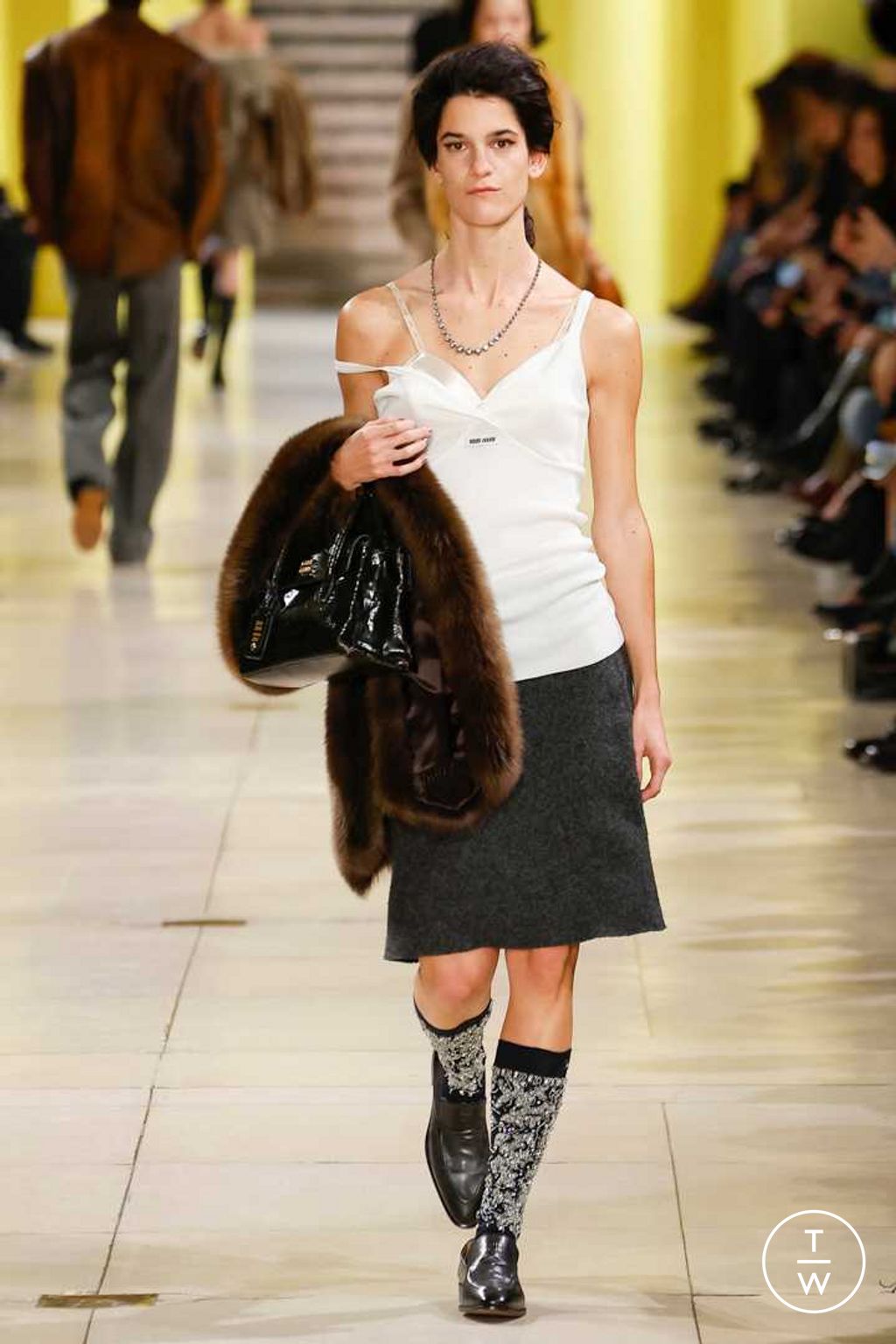 Fashion Week Paris Fall/Winter 2025 look 49 from the Miu Miu collection 女装