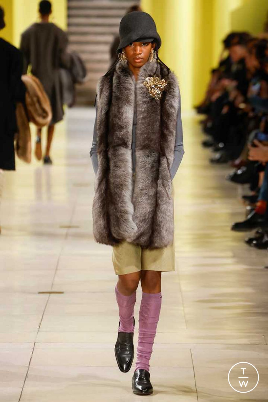 Fashion Week Paris Fall/Winter 2025 look 5 from the Miu Miu collection womenswear