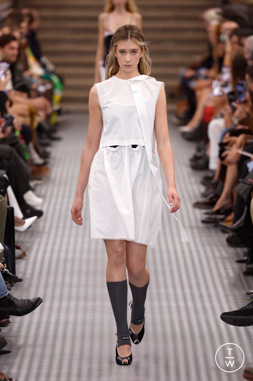 Fashion Week Paris Spring/Summer 2025 look 1 from the Miu Miu collection womenswear