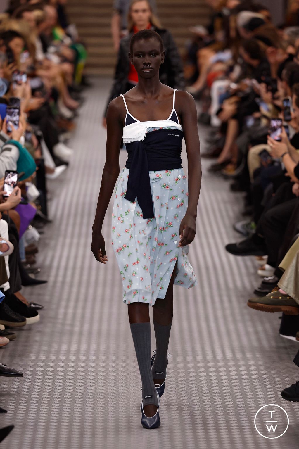 Fashion Week Paris Spring/Summer 2025 look 34 from the Miu Miu collection womenswear