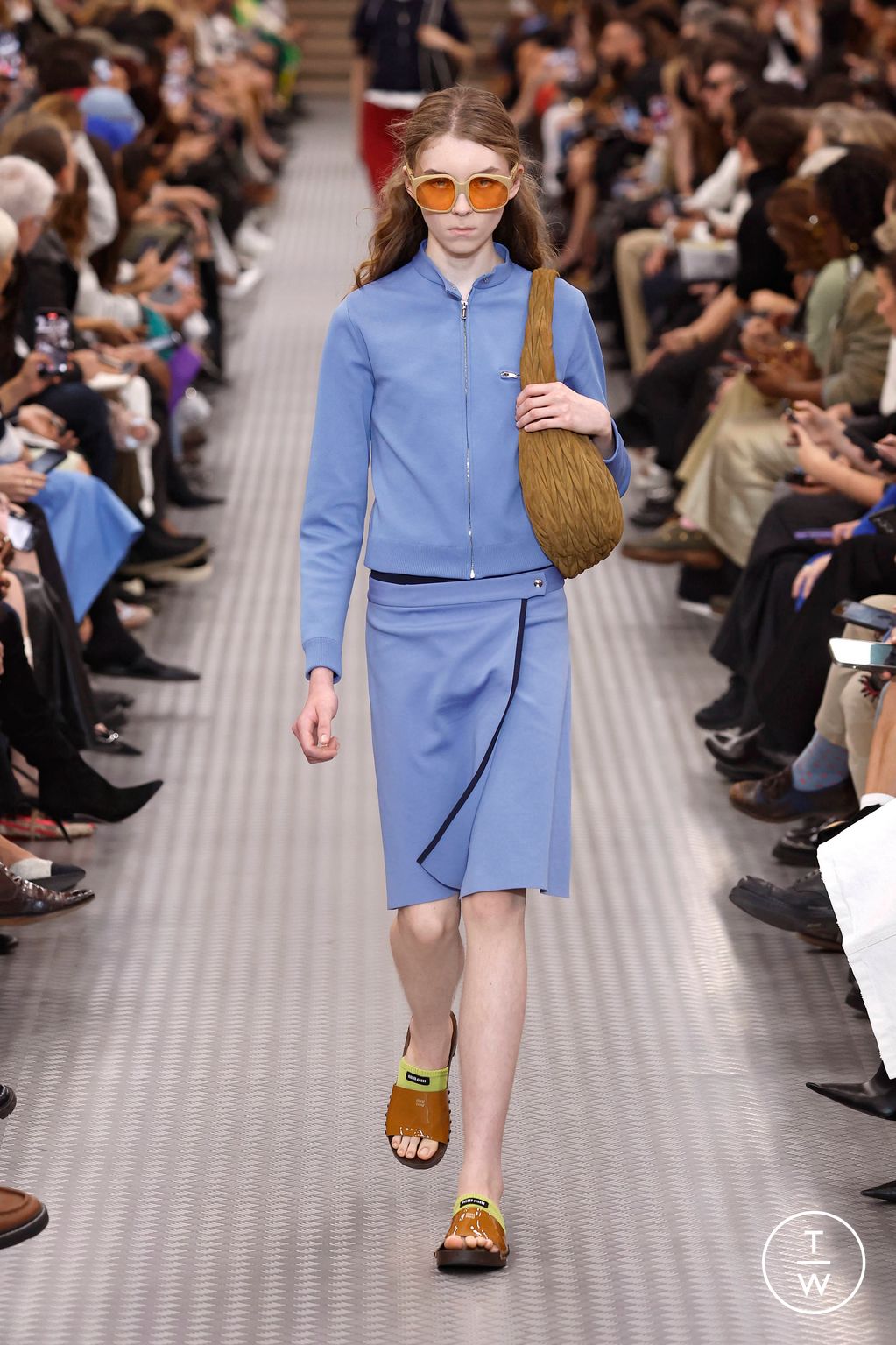 Fashion Week Paris Spring/Summer 2025 look 37 from the Miu Miu collection womenswear