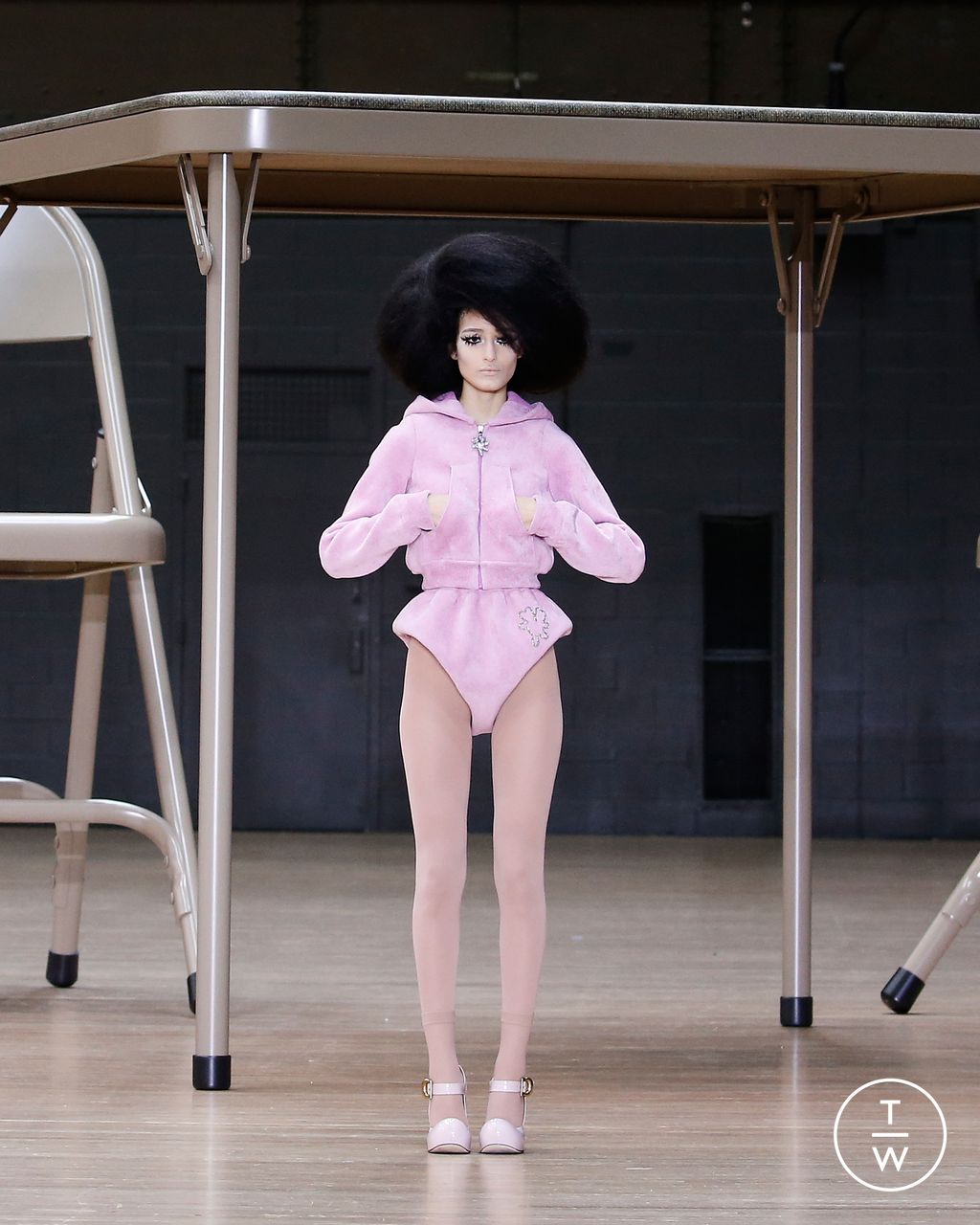 Fashion Week New York Spring/Summer 2024 look 17 from the Marc Jacobs collection womenswear