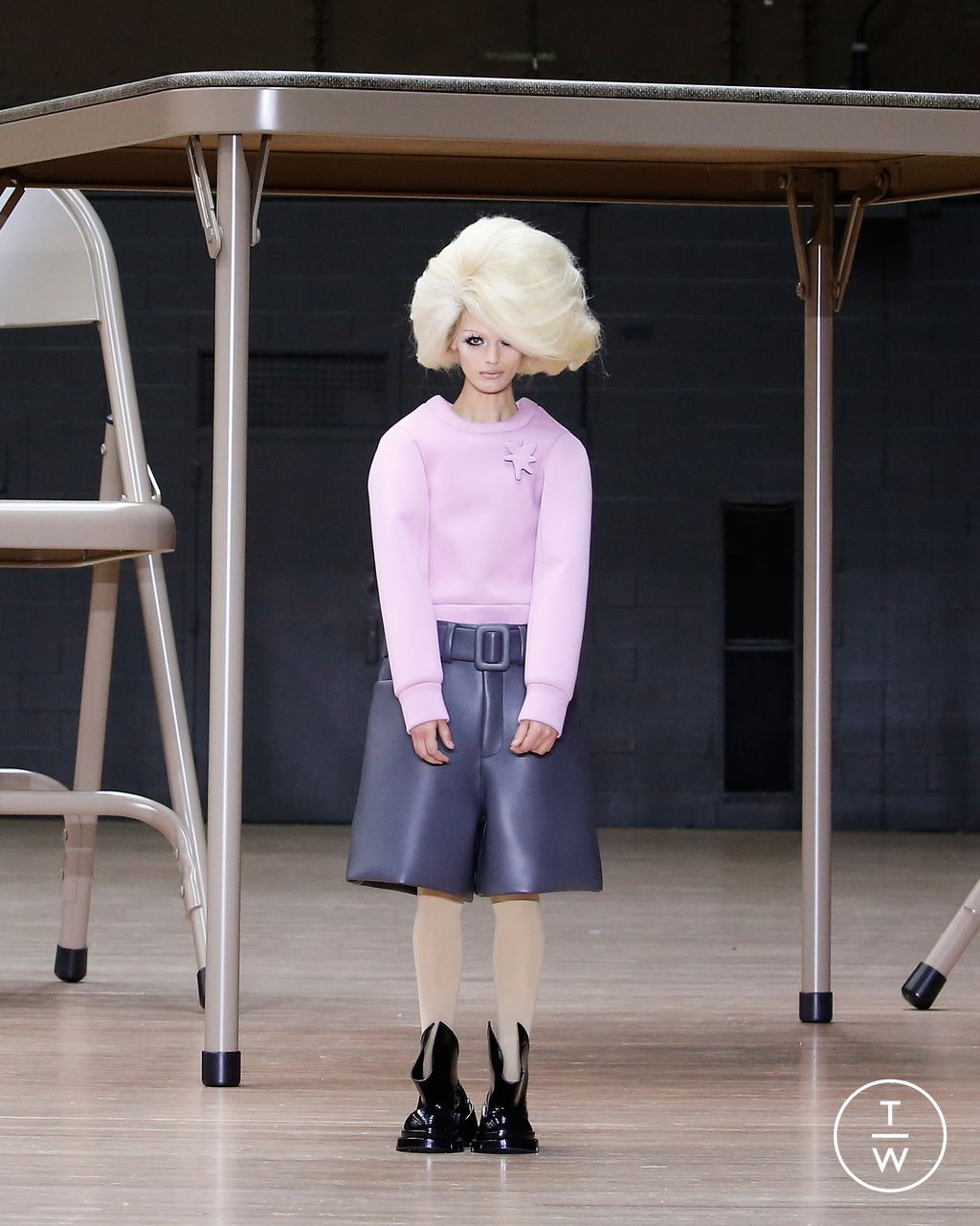 Fashion Week New York Spring/Summer 2024 look 20 from the Marc Jacobs collection womenswear